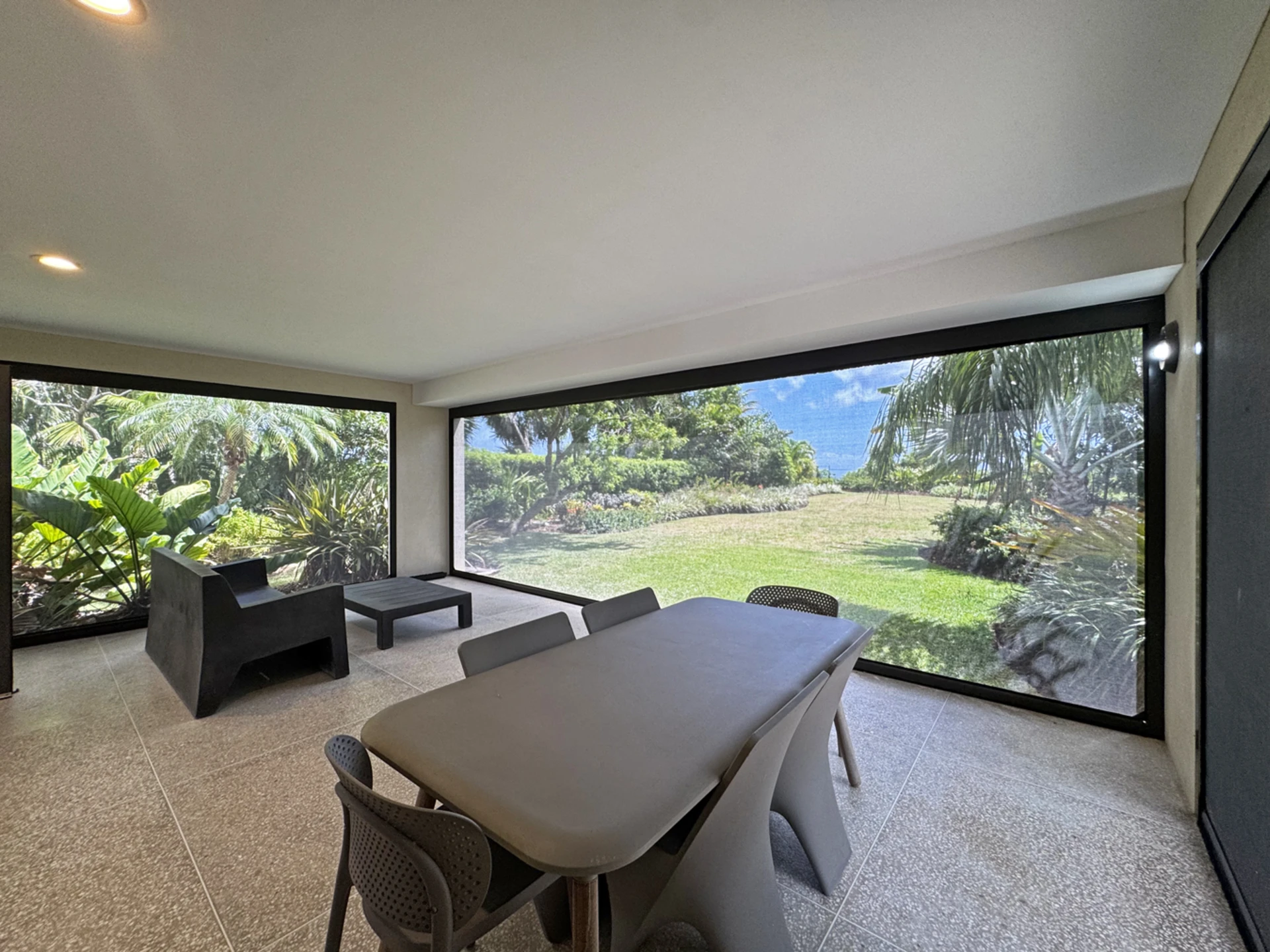 Screened, covered patio