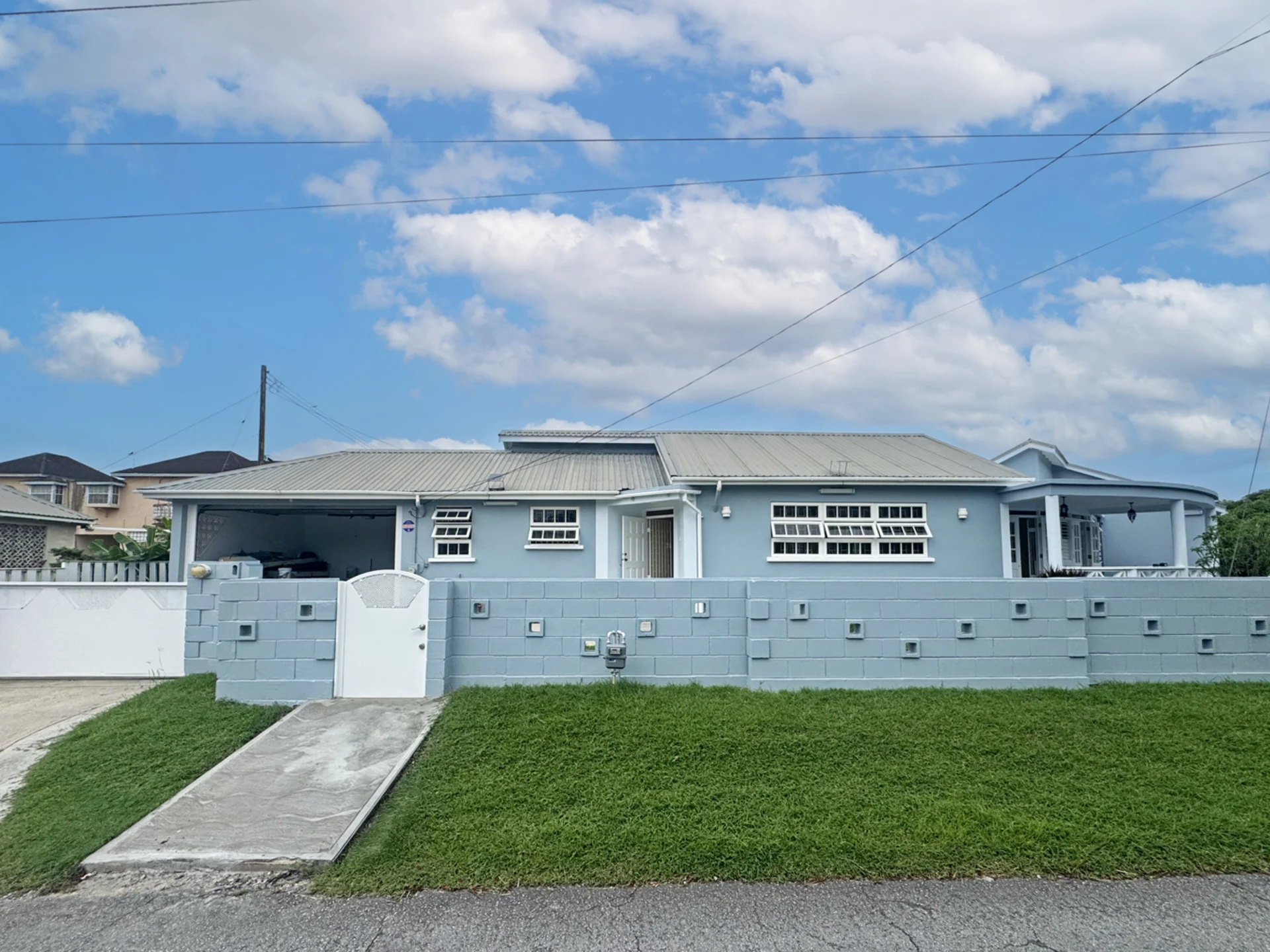 Fully enclosed property