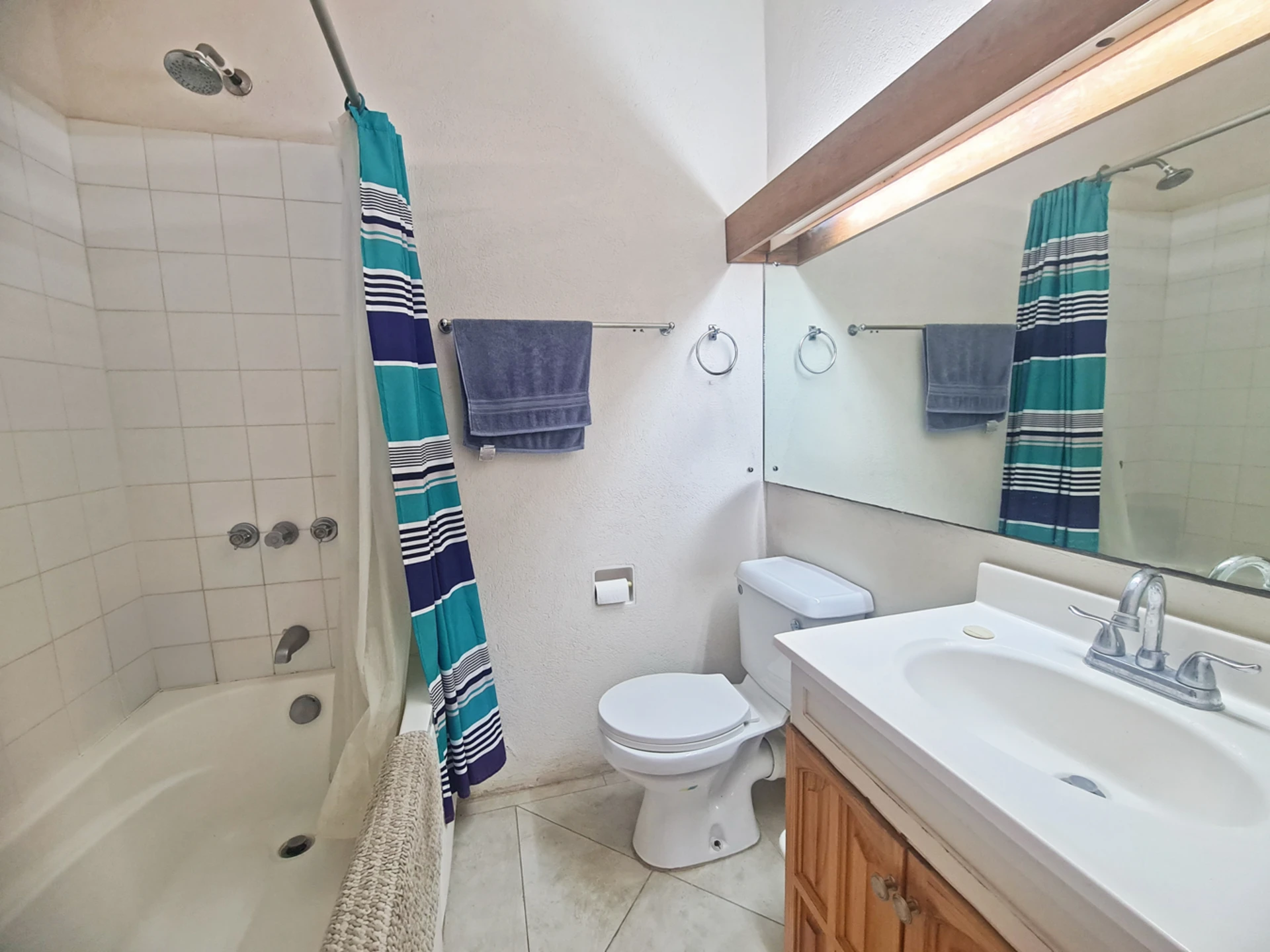 En-suite bathroom