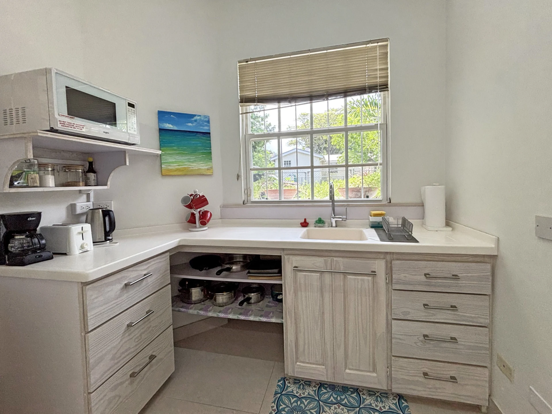 Full Kitchen to Apt