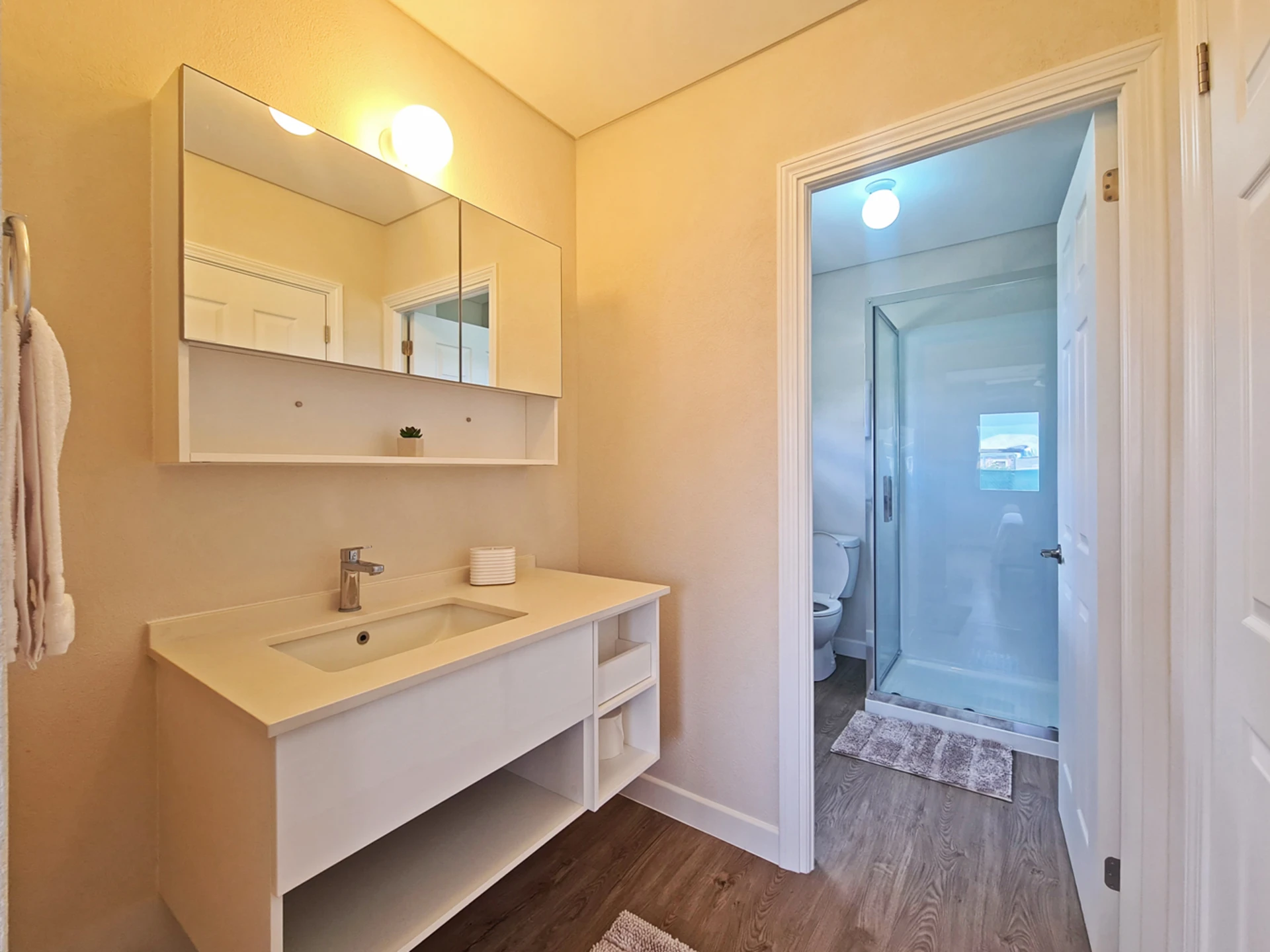 En-suite bathroom