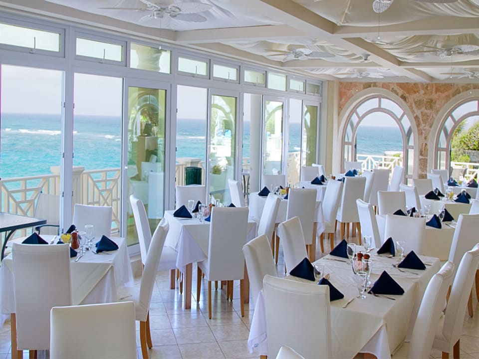 L'Azure Restaurant