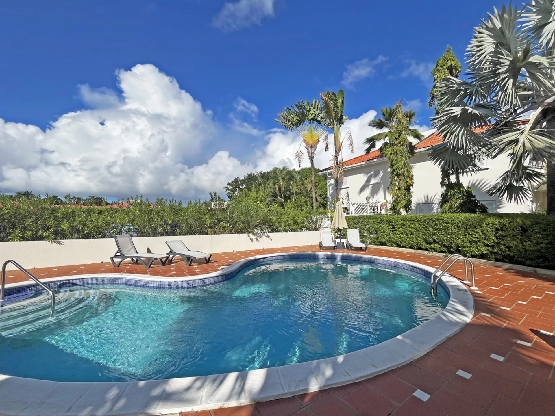 Community pool