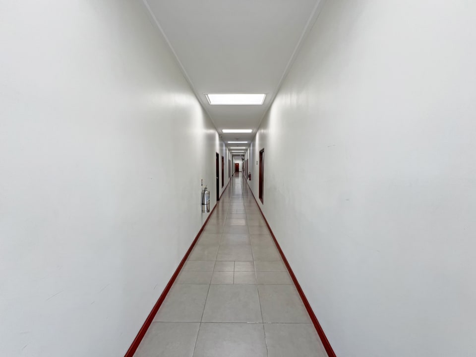 Hallway to Office 7