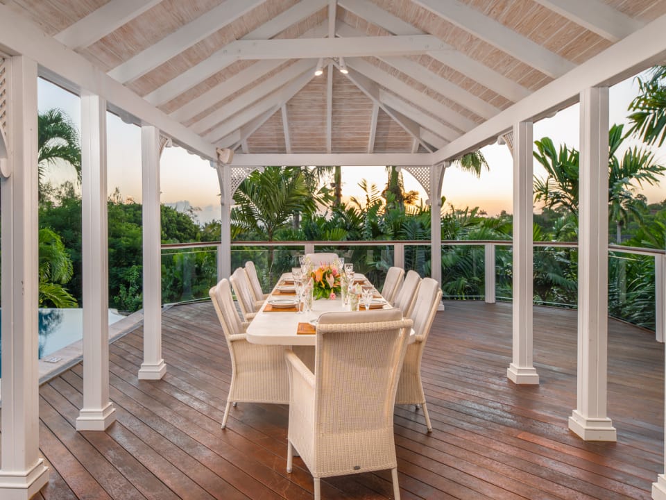 Al fresco dining beside the pool