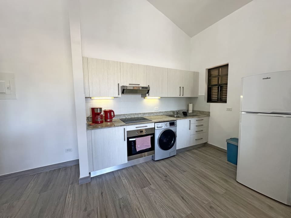 Fully fitted kitchen