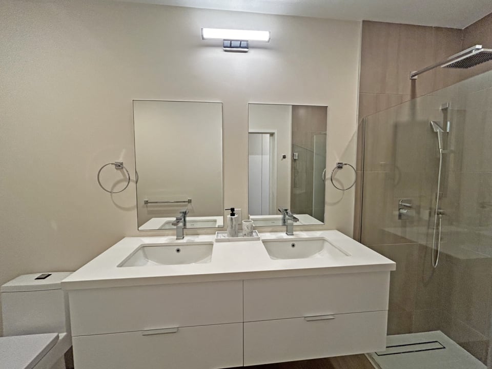 Main bathroom