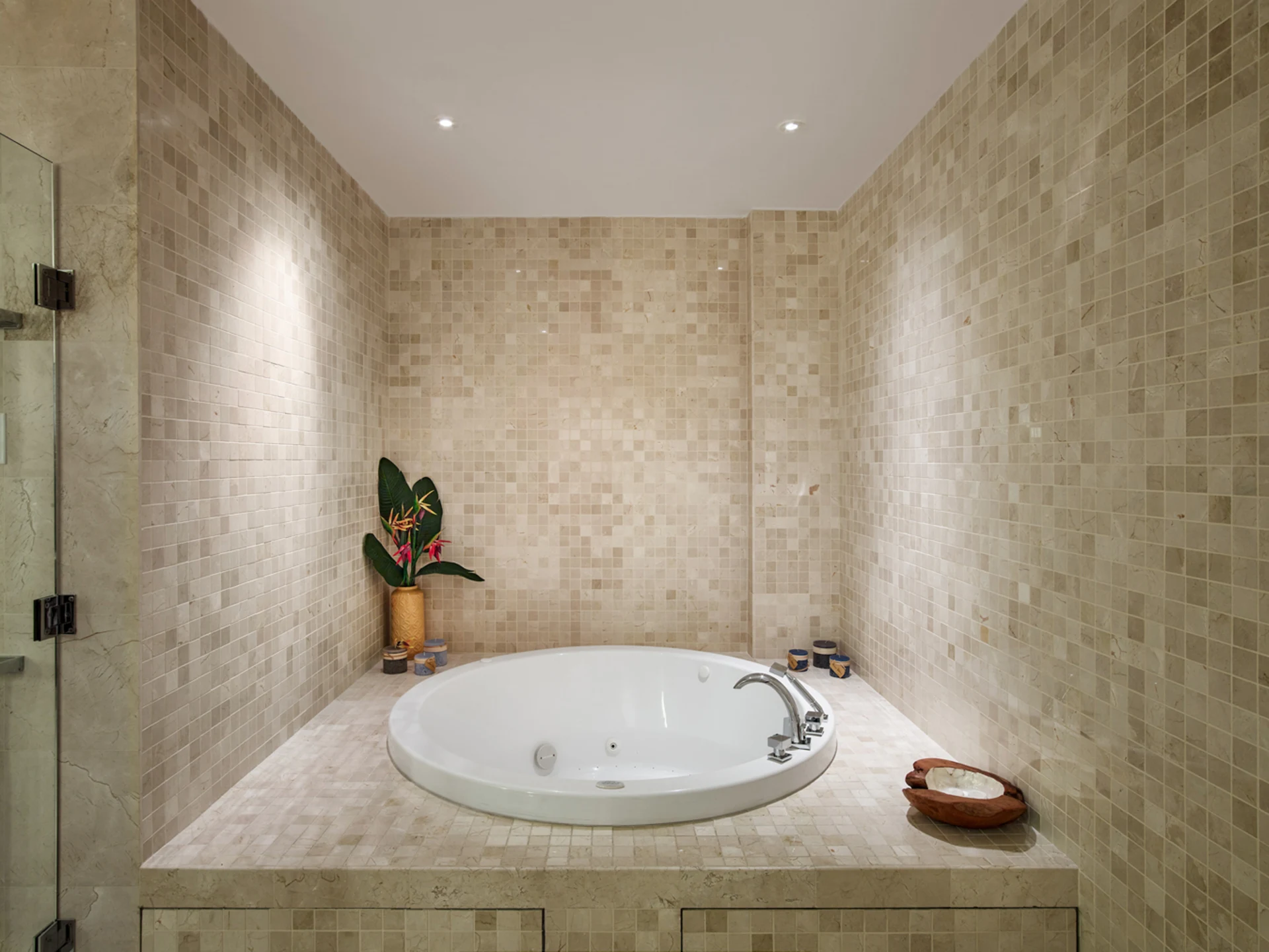 Primary bathroom tub