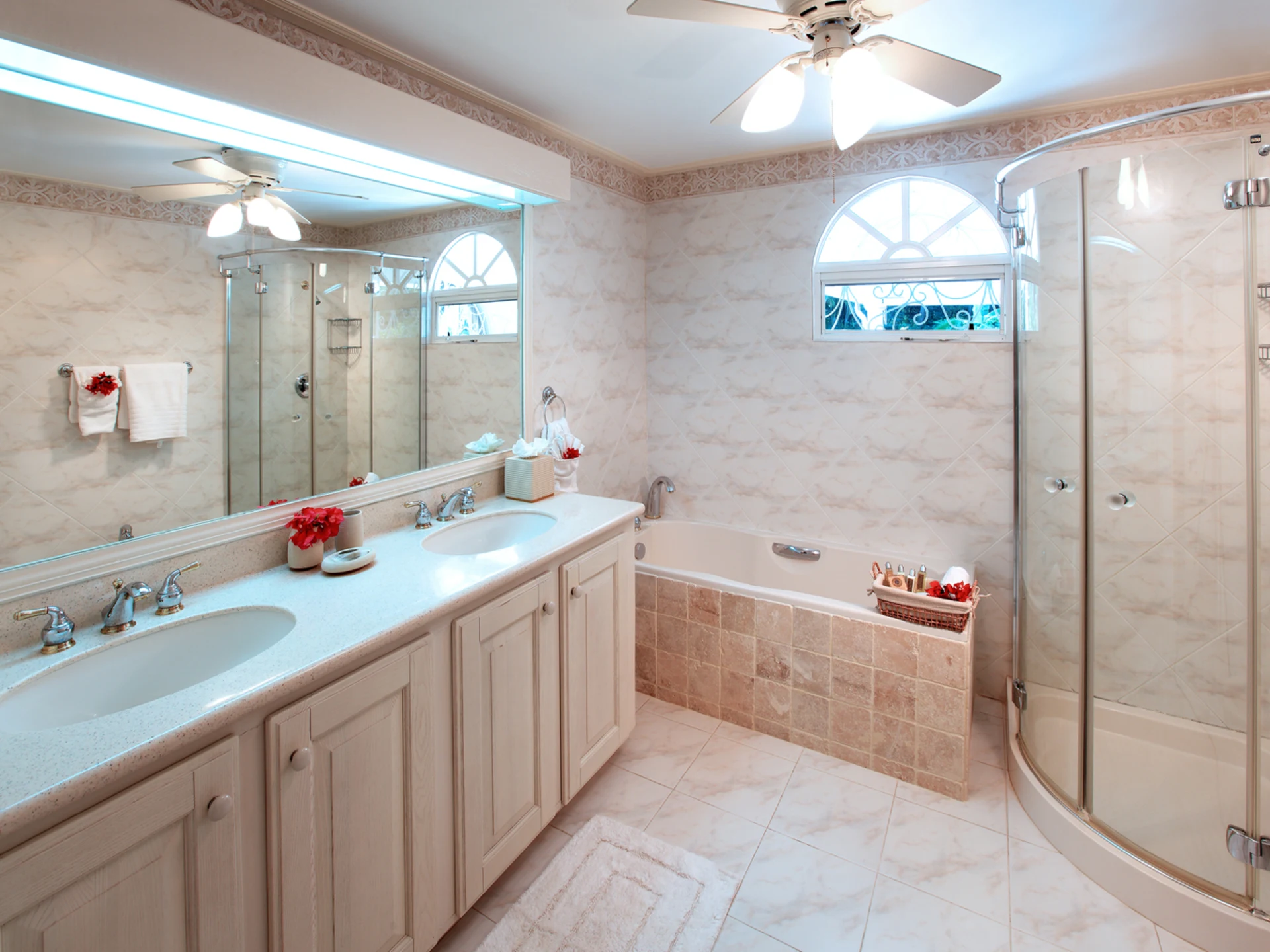 Primary bathroom in Vistamar House