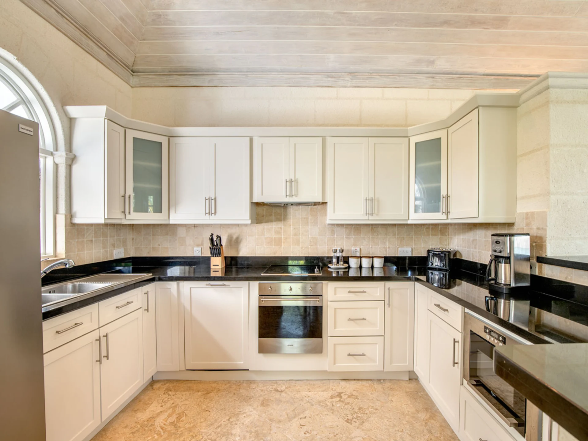 Well equipped kitchen