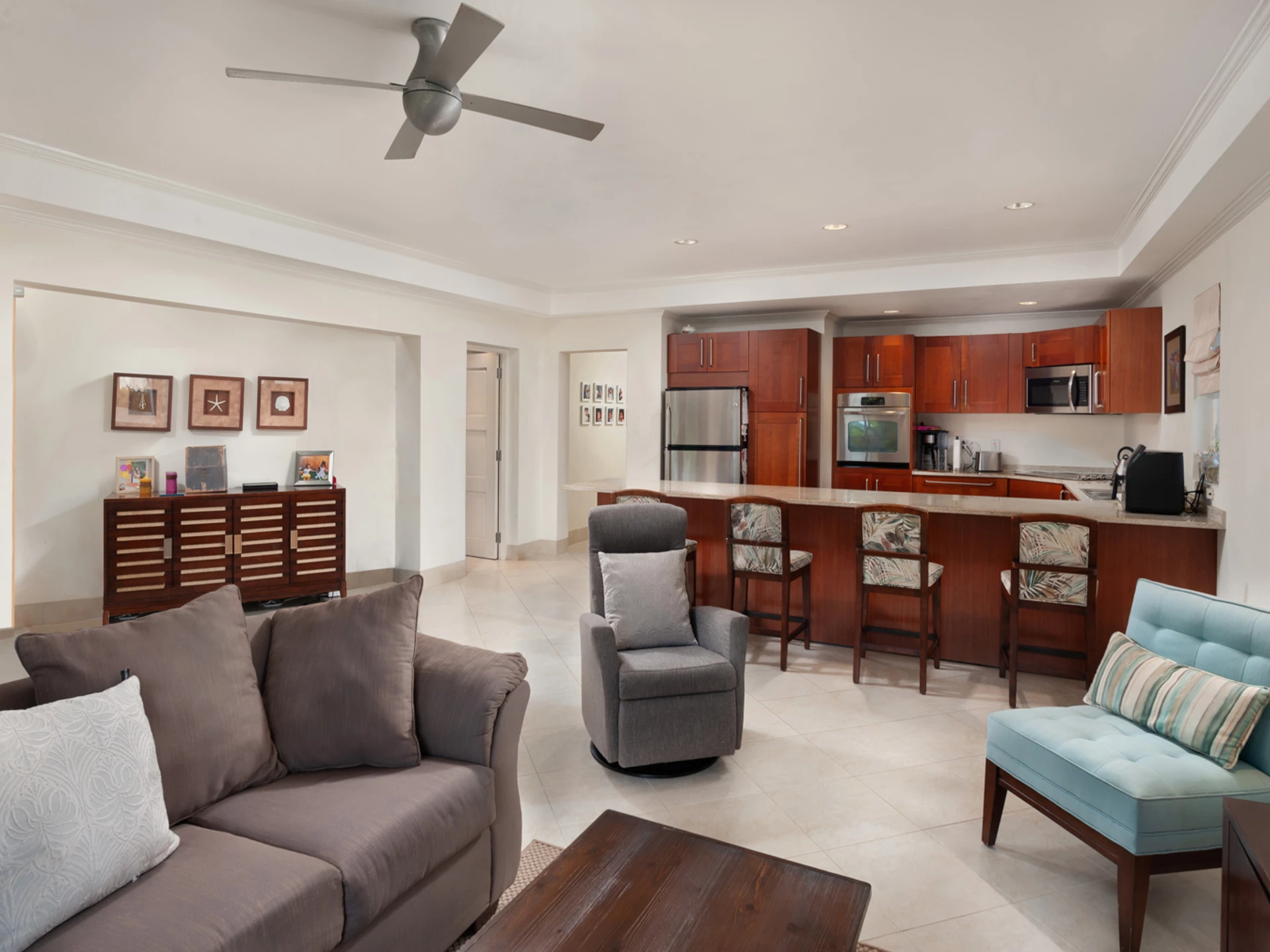Spacious open plan living and kitchen