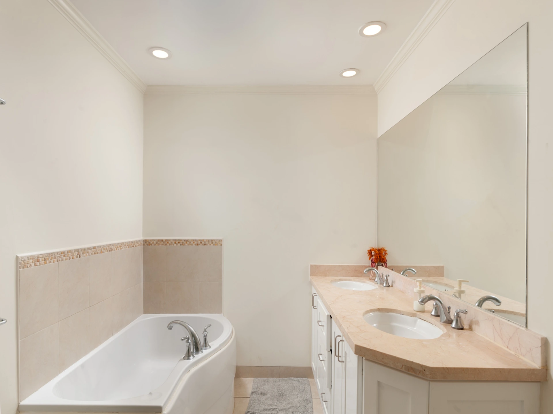 Bathroom suite