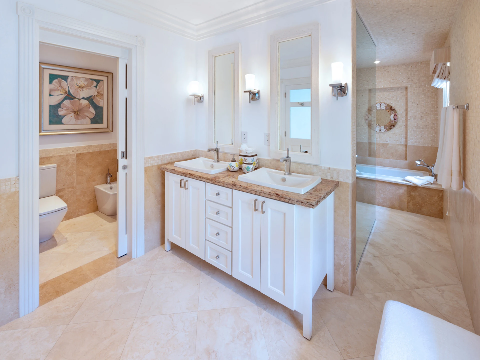 Main bedroom bathroom