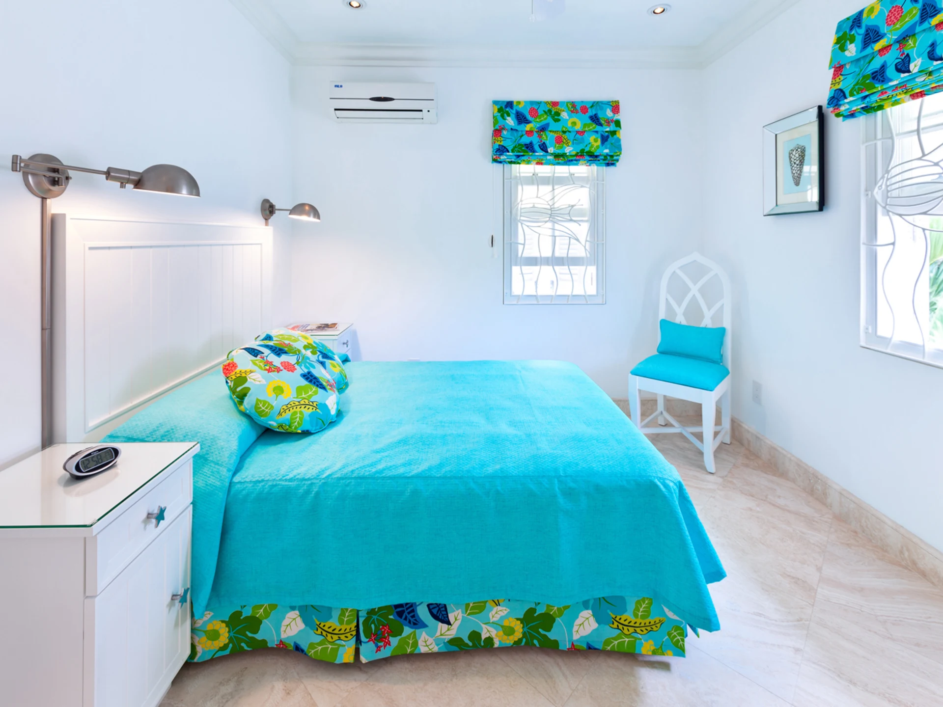 Another guest bedroom
