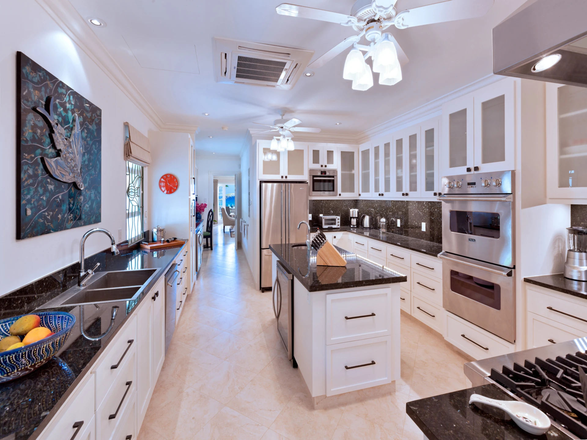 Top of the line kitchen, fully air conditioned