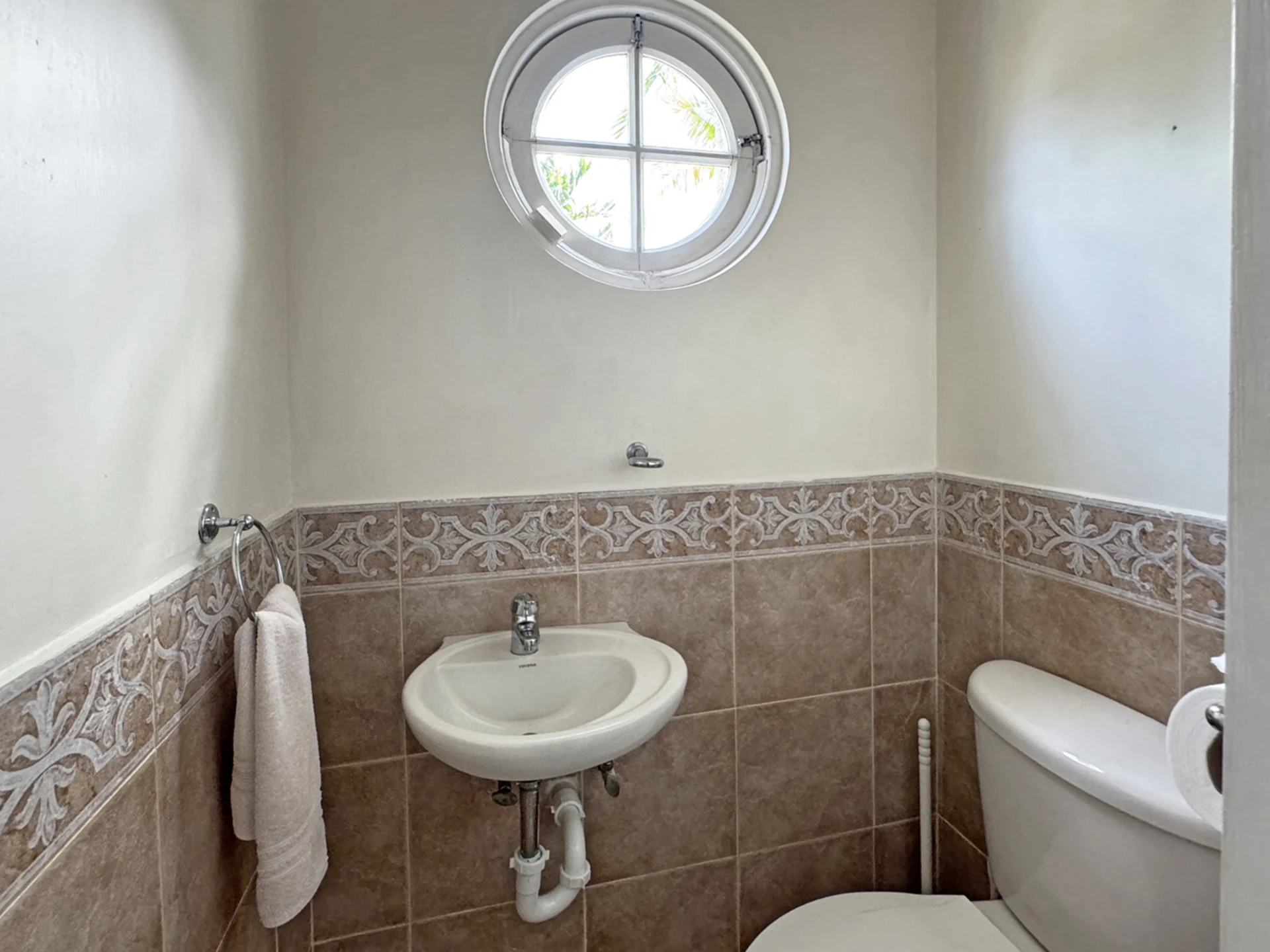 Guest powder room off kitchen
