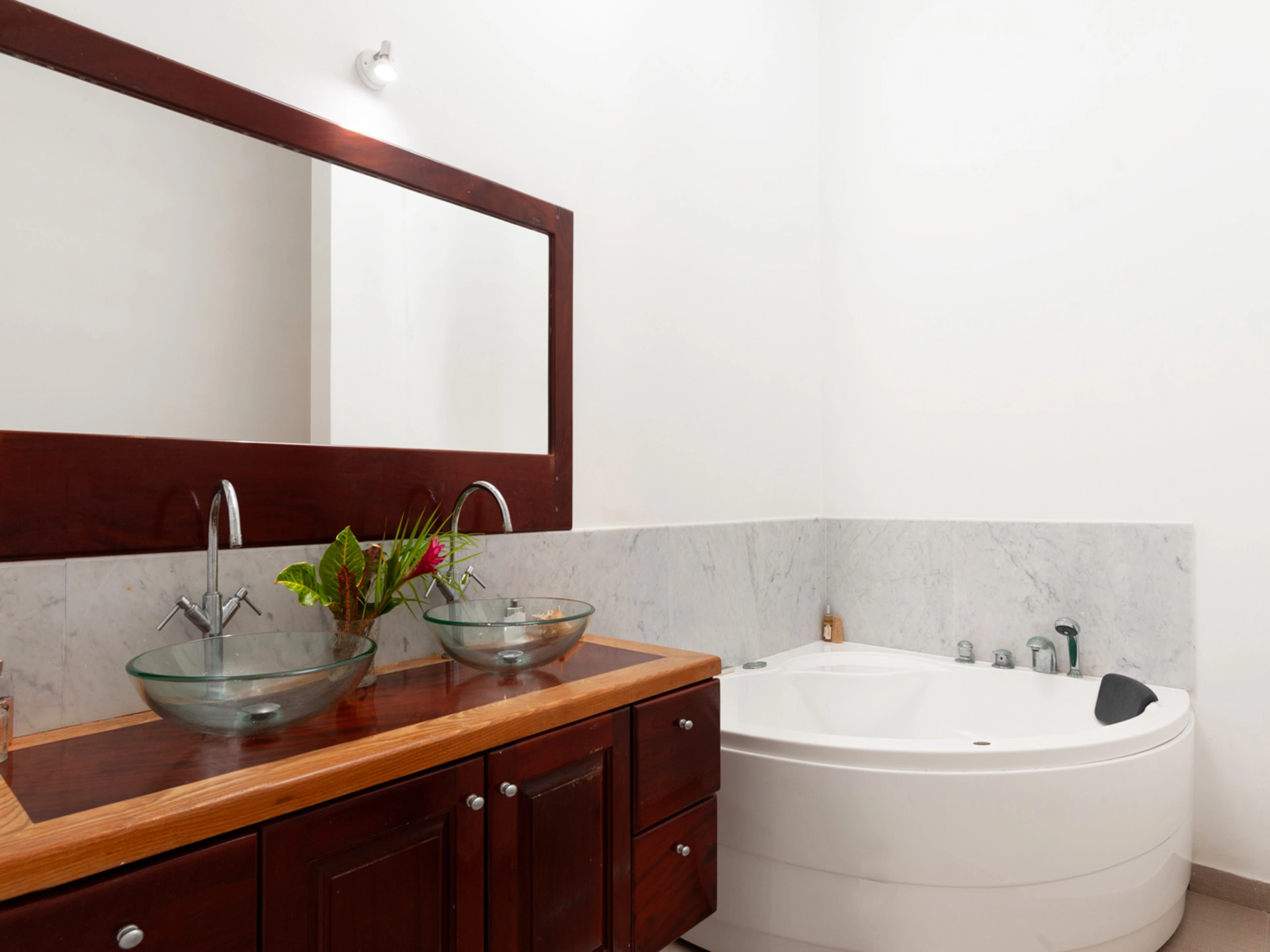 One of the 5 full bathrooms