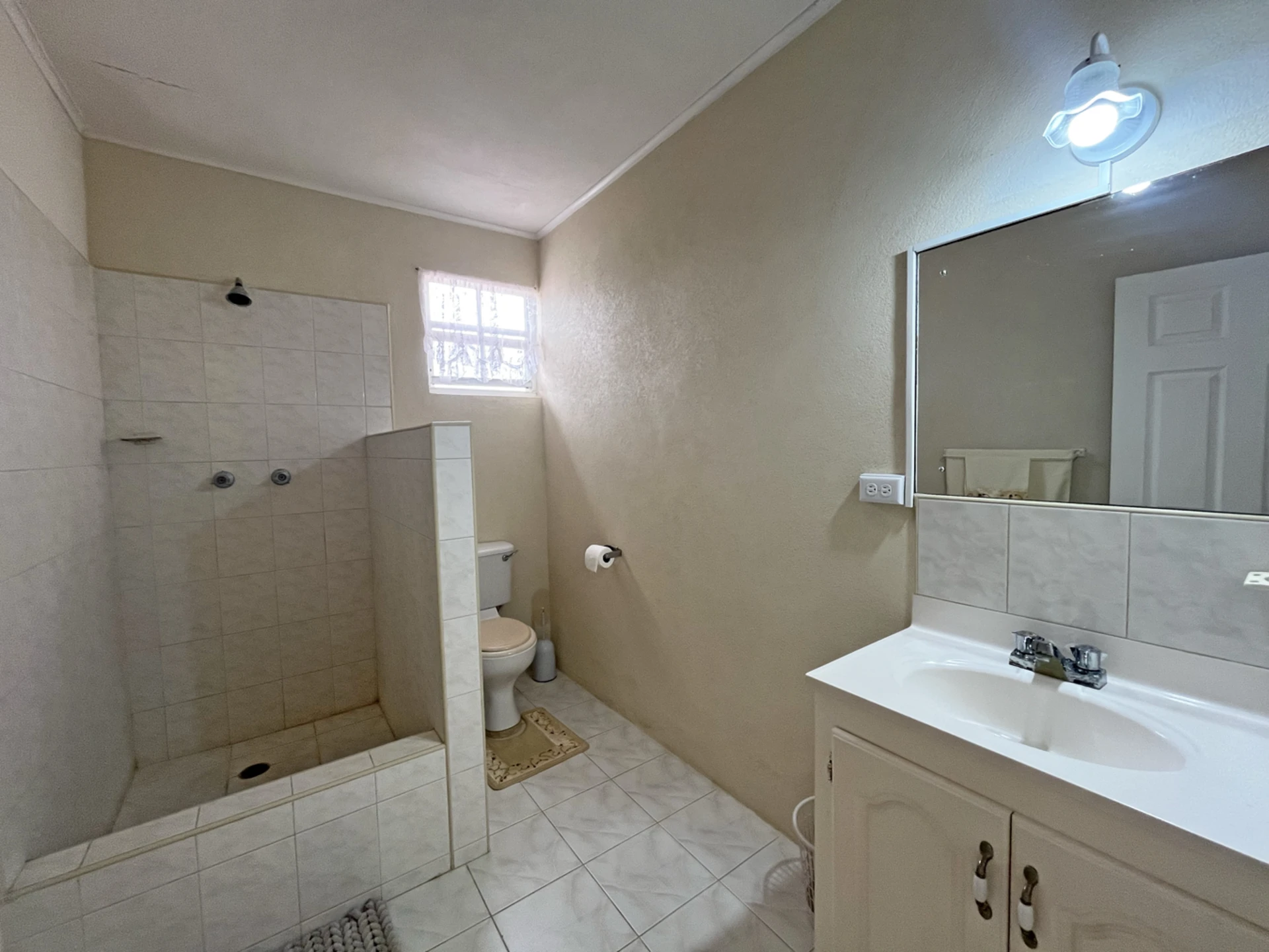 Upper guest bathroom