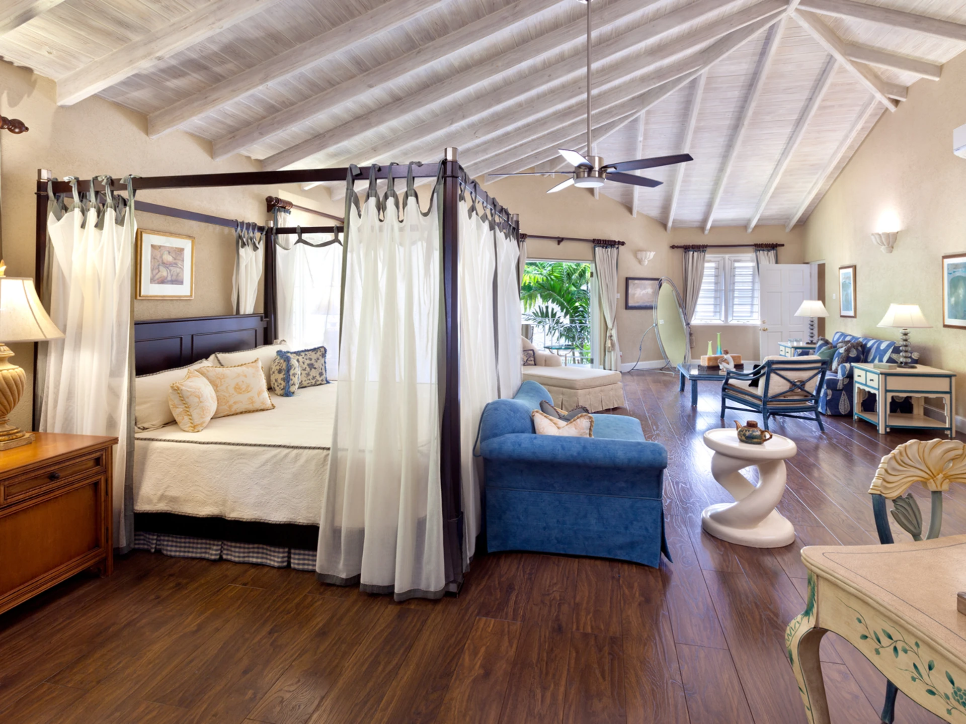 Exclusive, primary suite