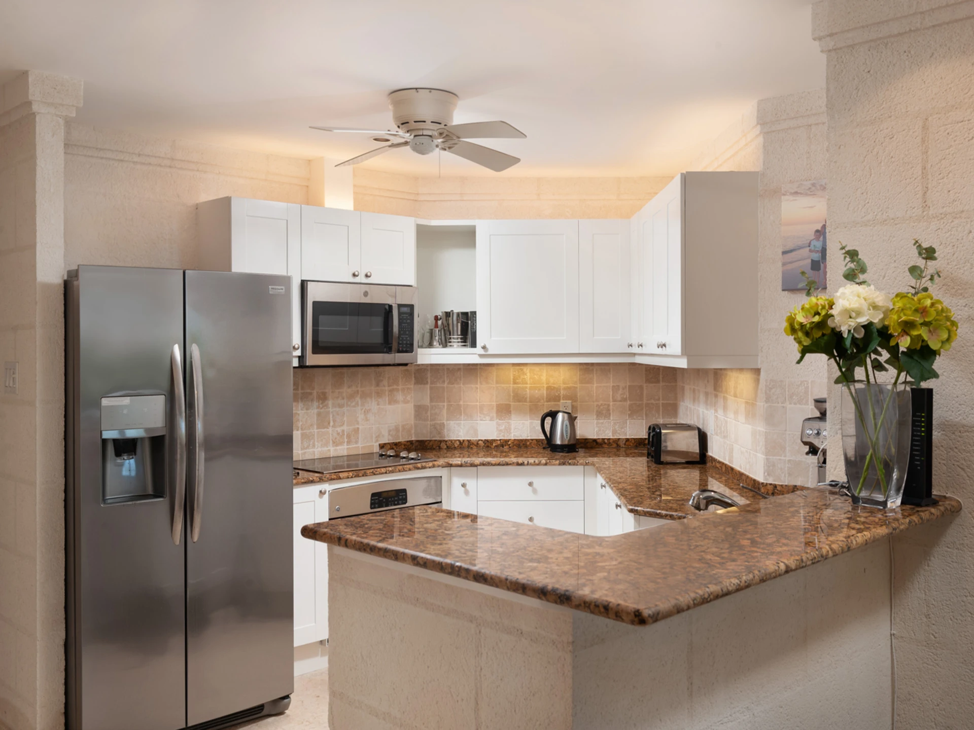 Fully fitted kitchen
