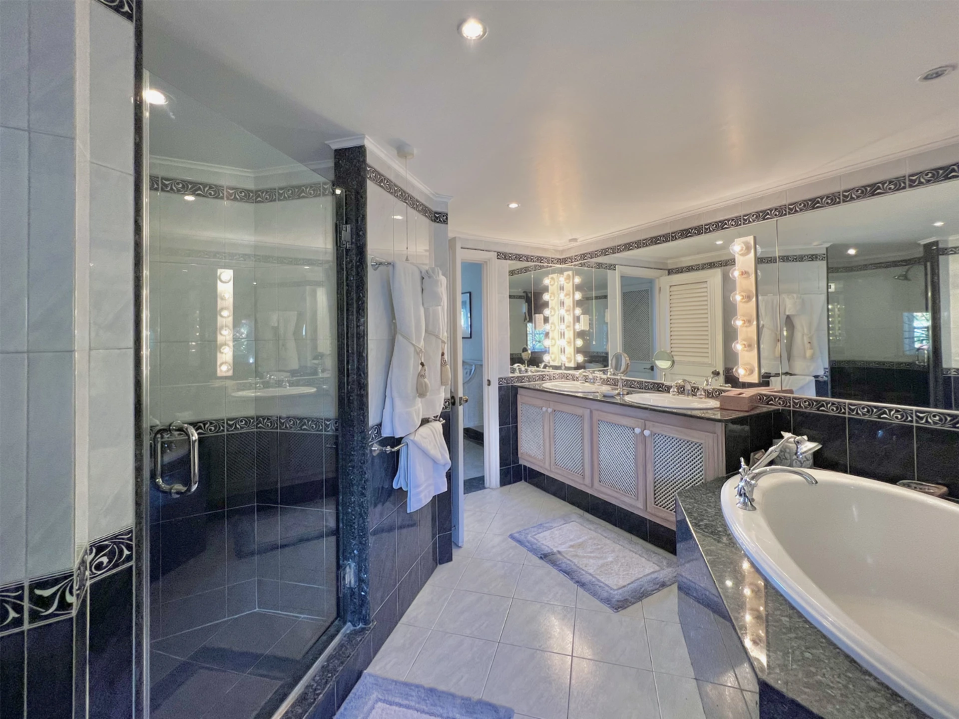 Main bedroom bathroom