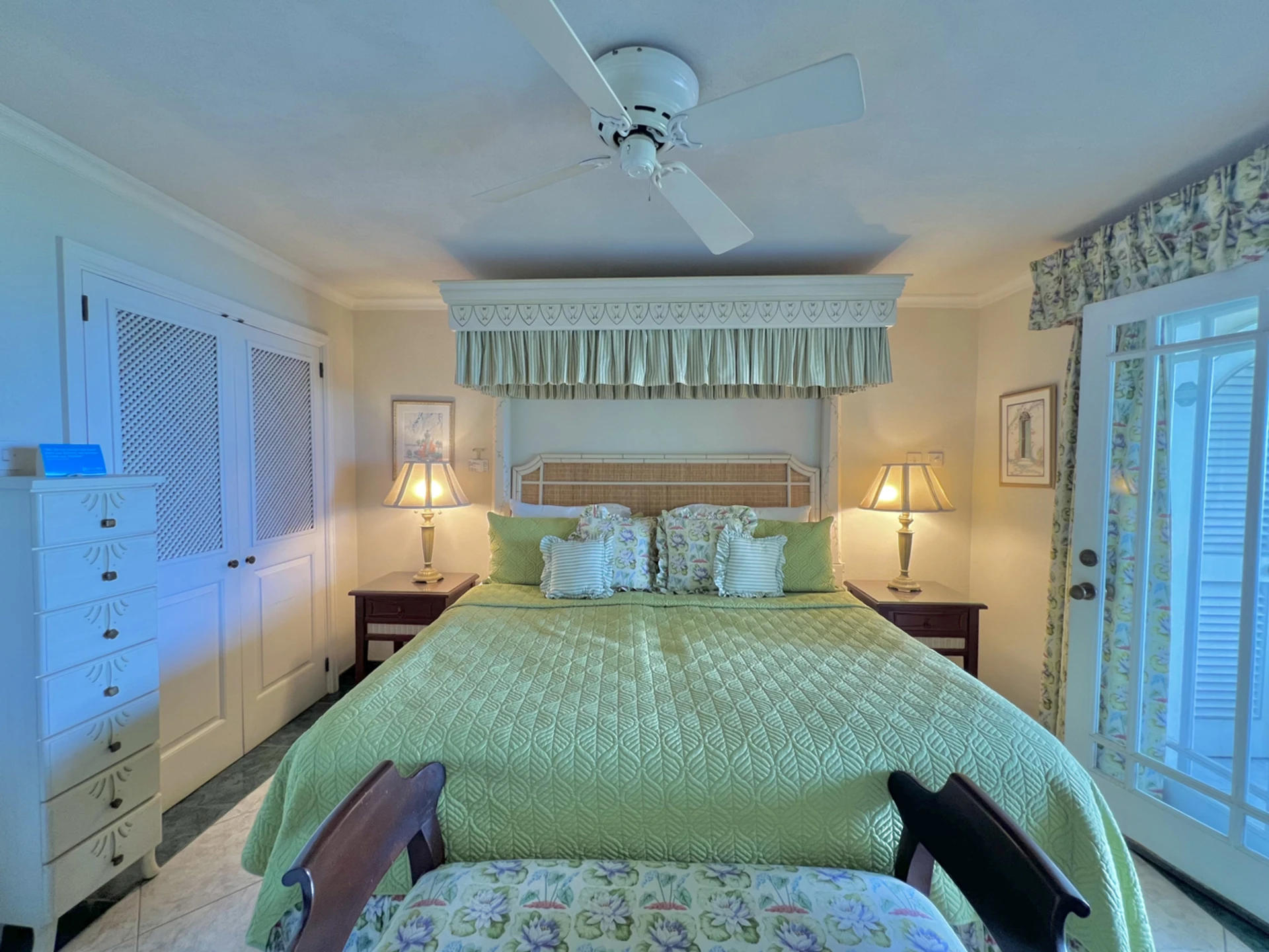 Guest bedroom