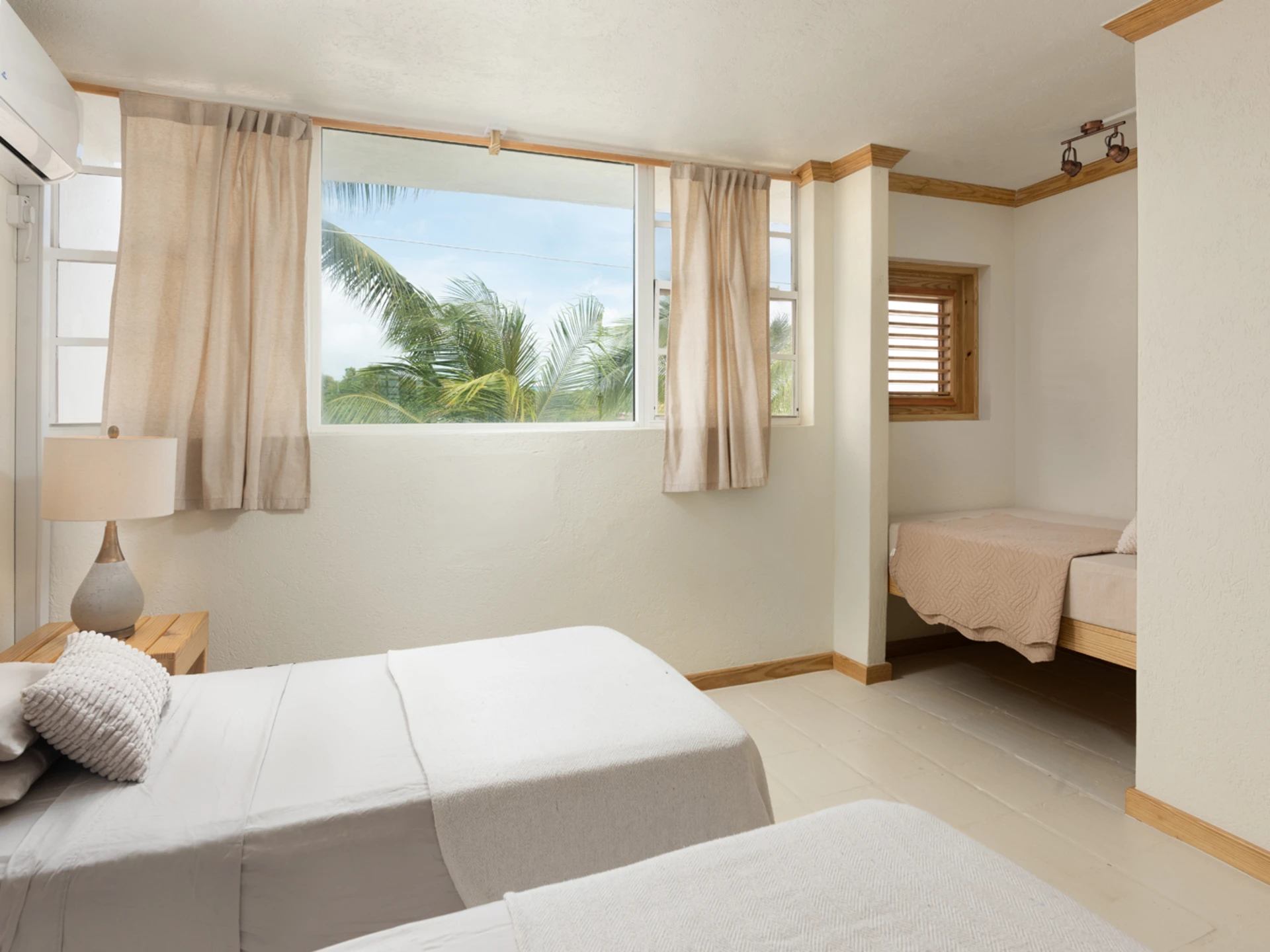 Twin bedroom