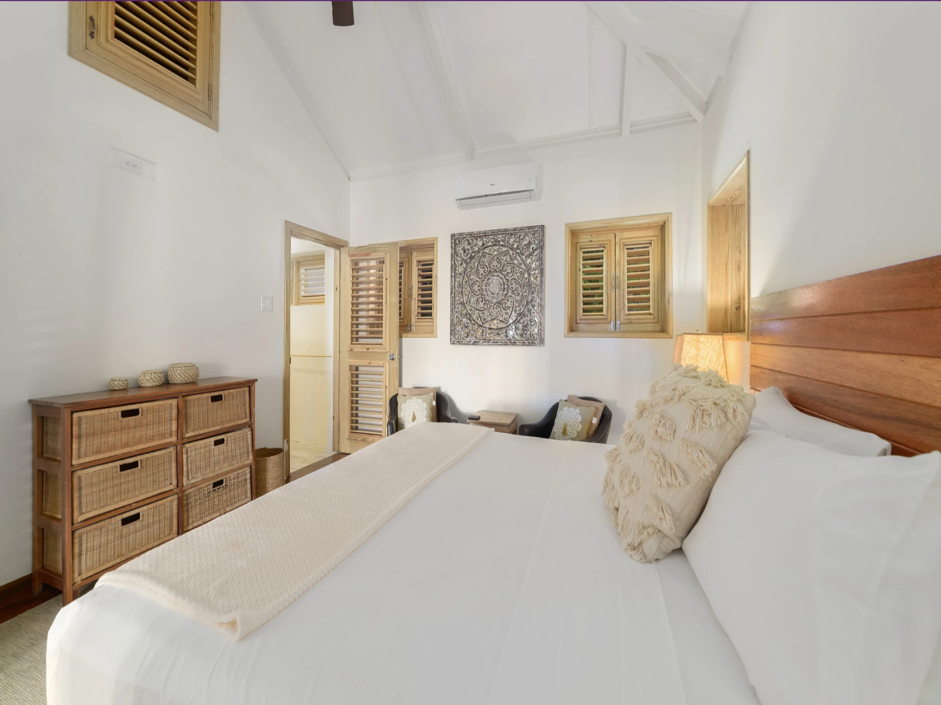Guest bedroom suite