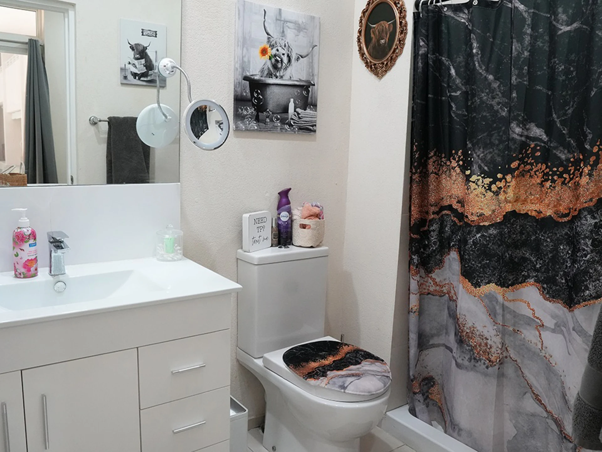 Primary ensuite bathroom
