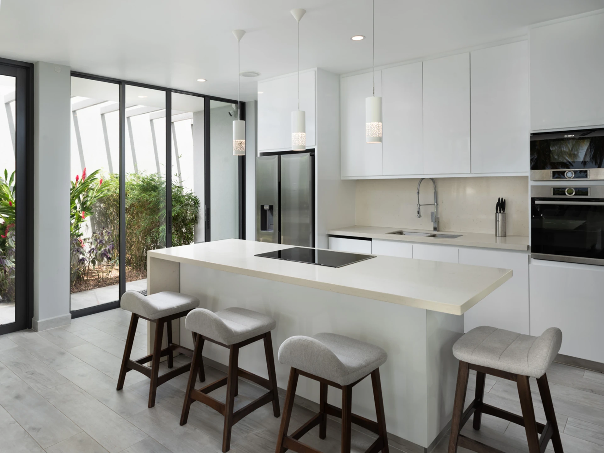 Kitchen with sit up island