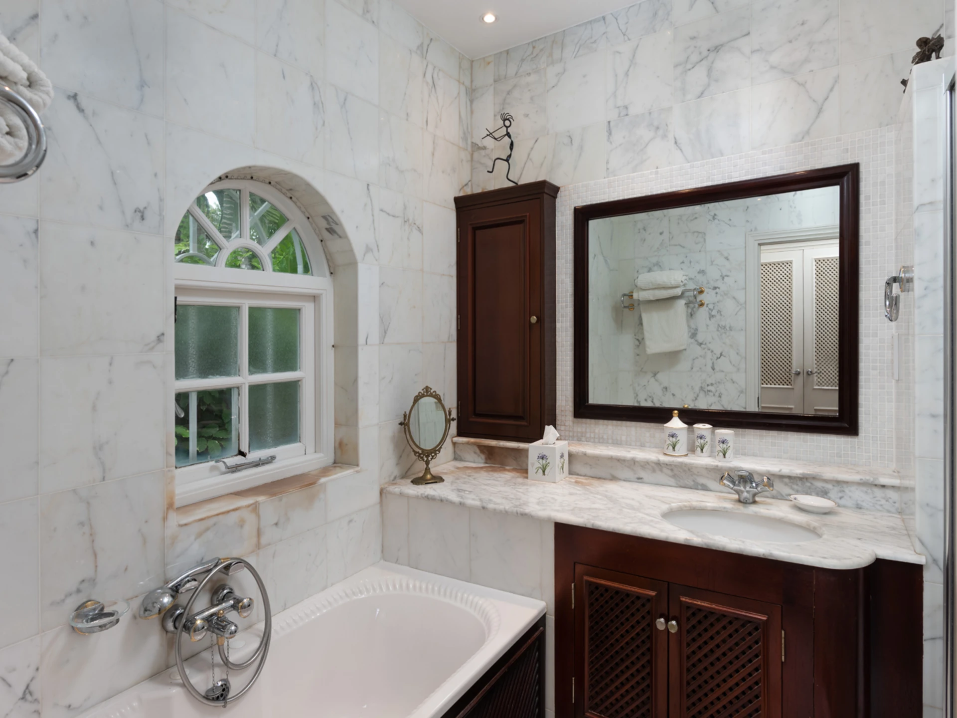 Main bathroom