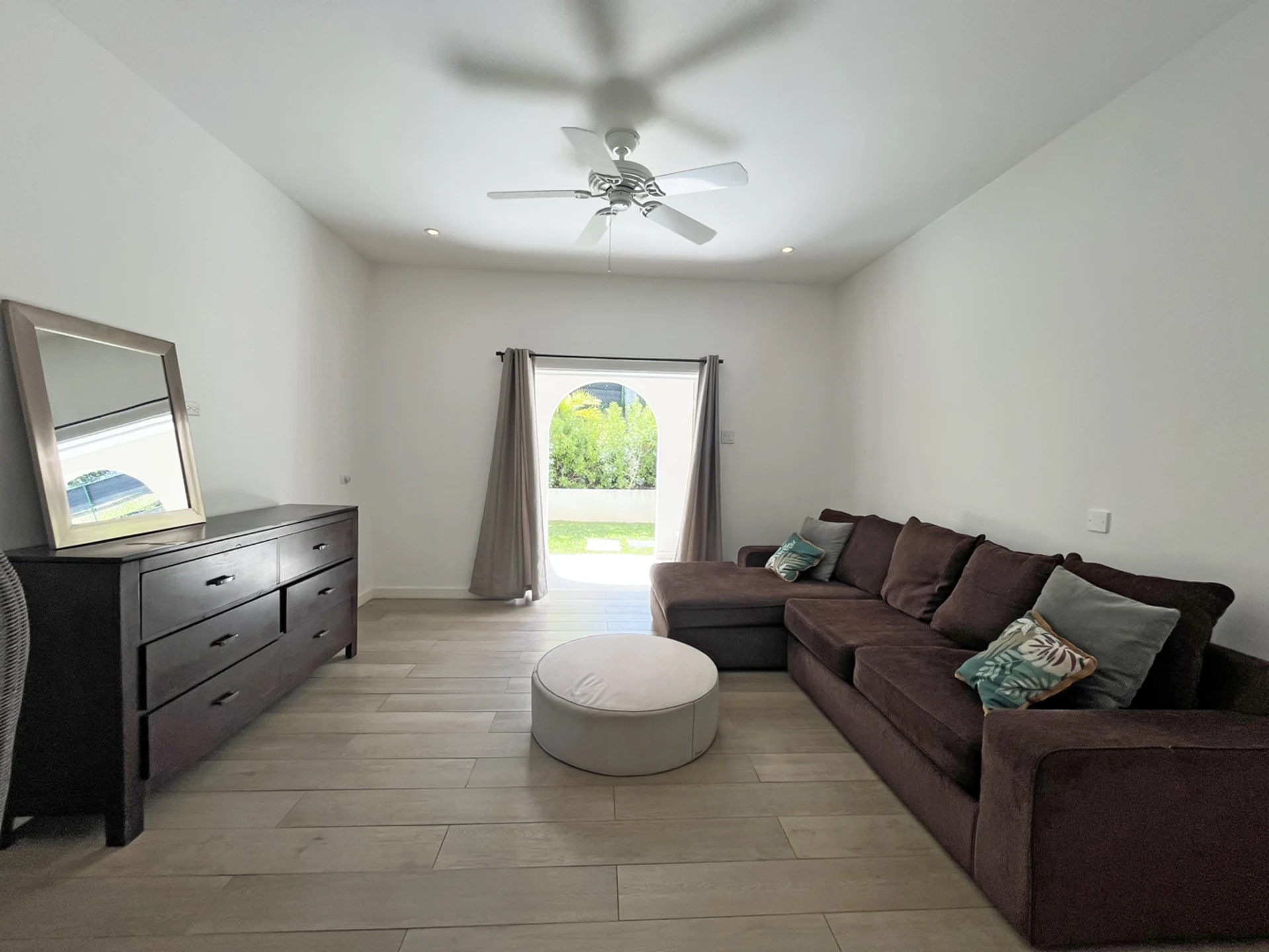Upper lounge/tv room