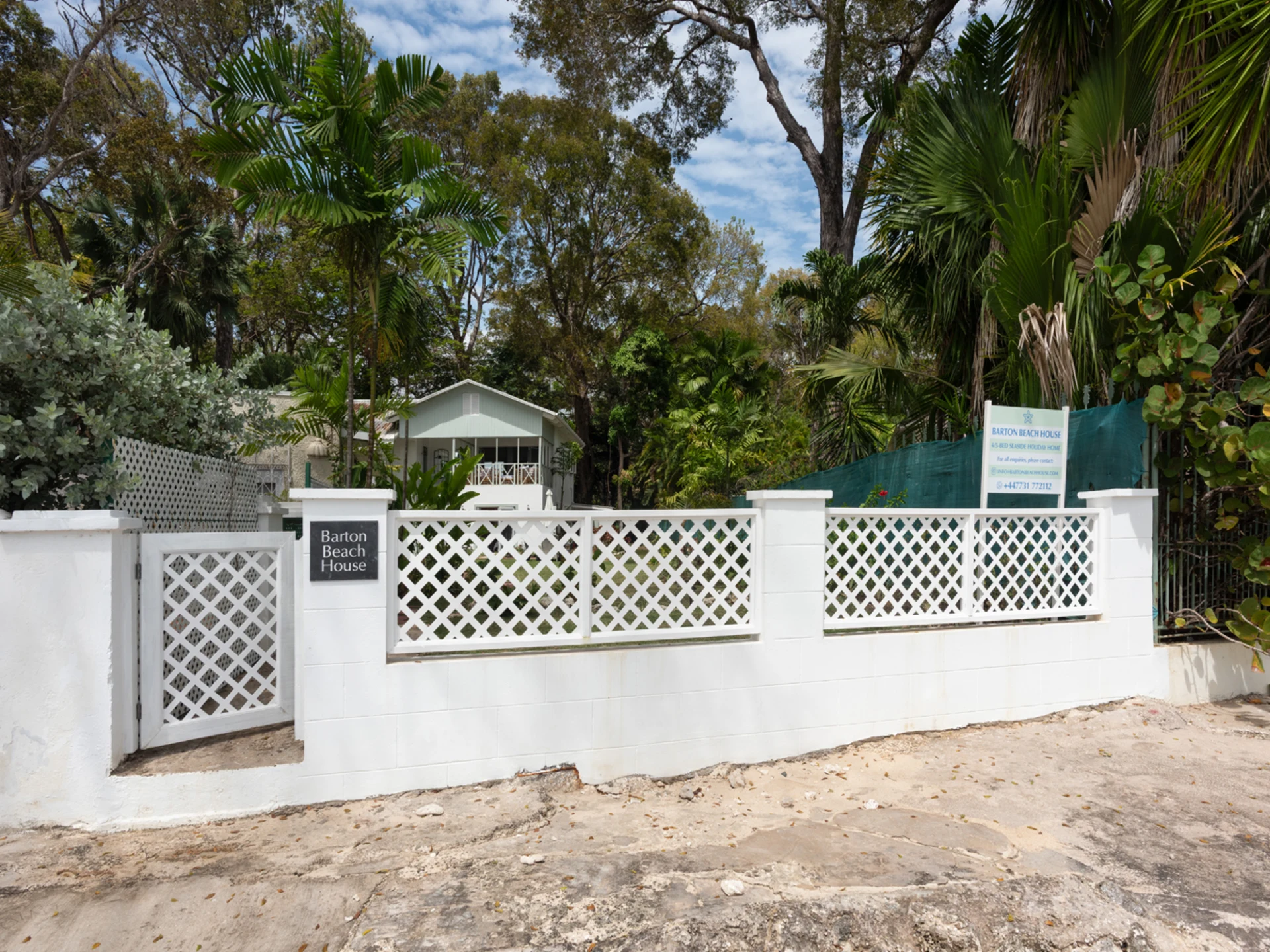 Beachside Entrance to Barton