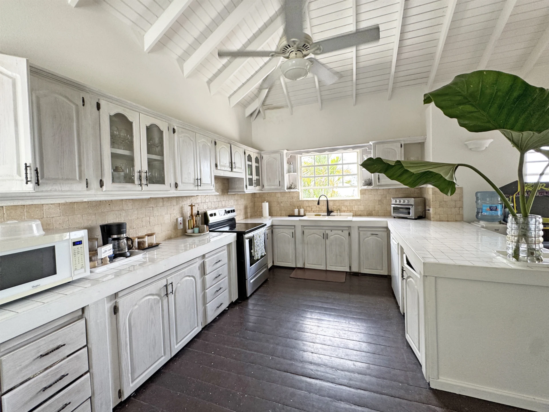 Spacious kitchen
