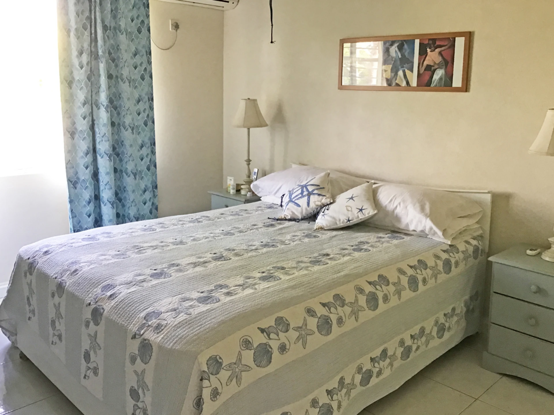 Guest bedroom