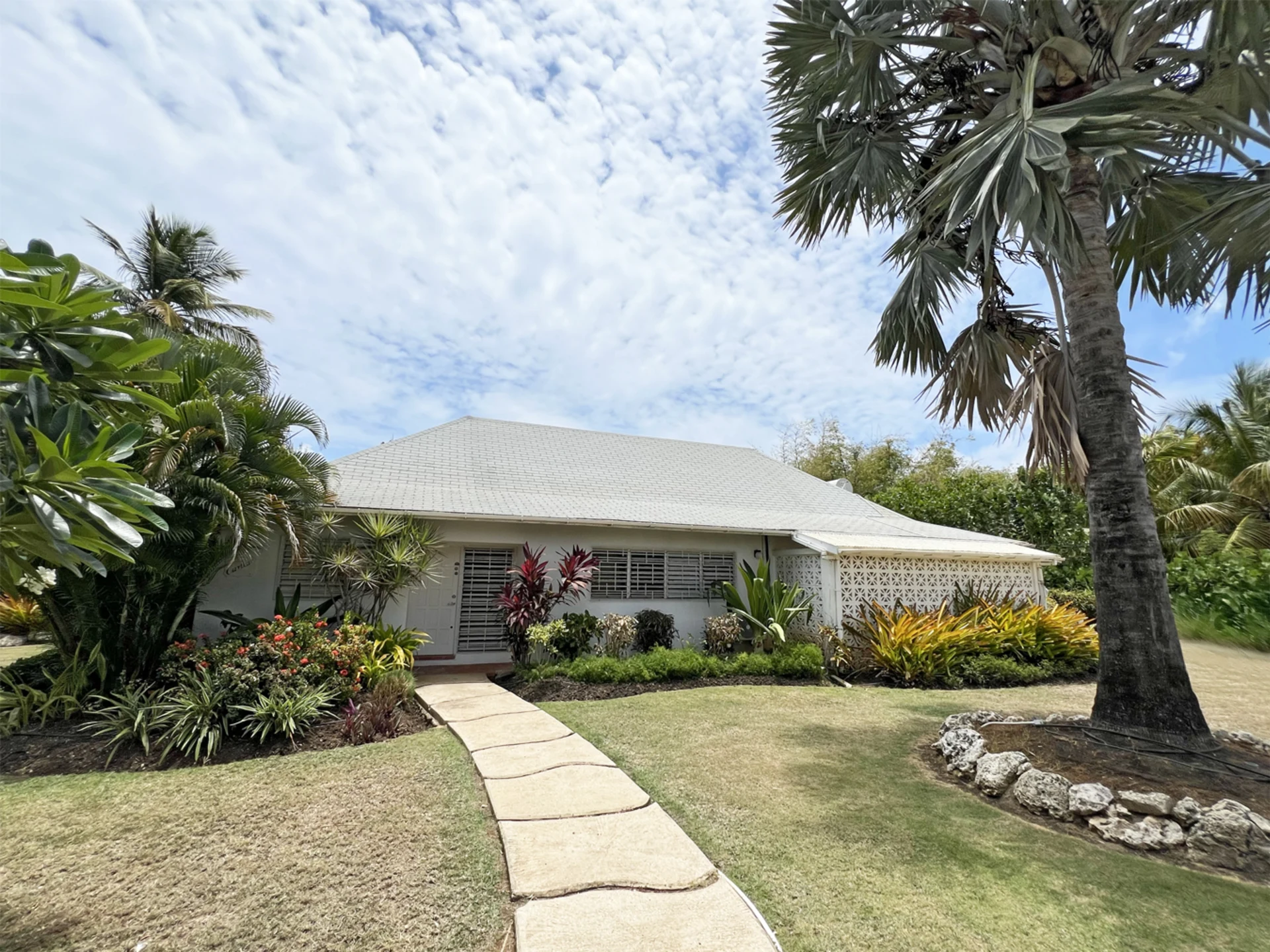 Well-maintained one storey house