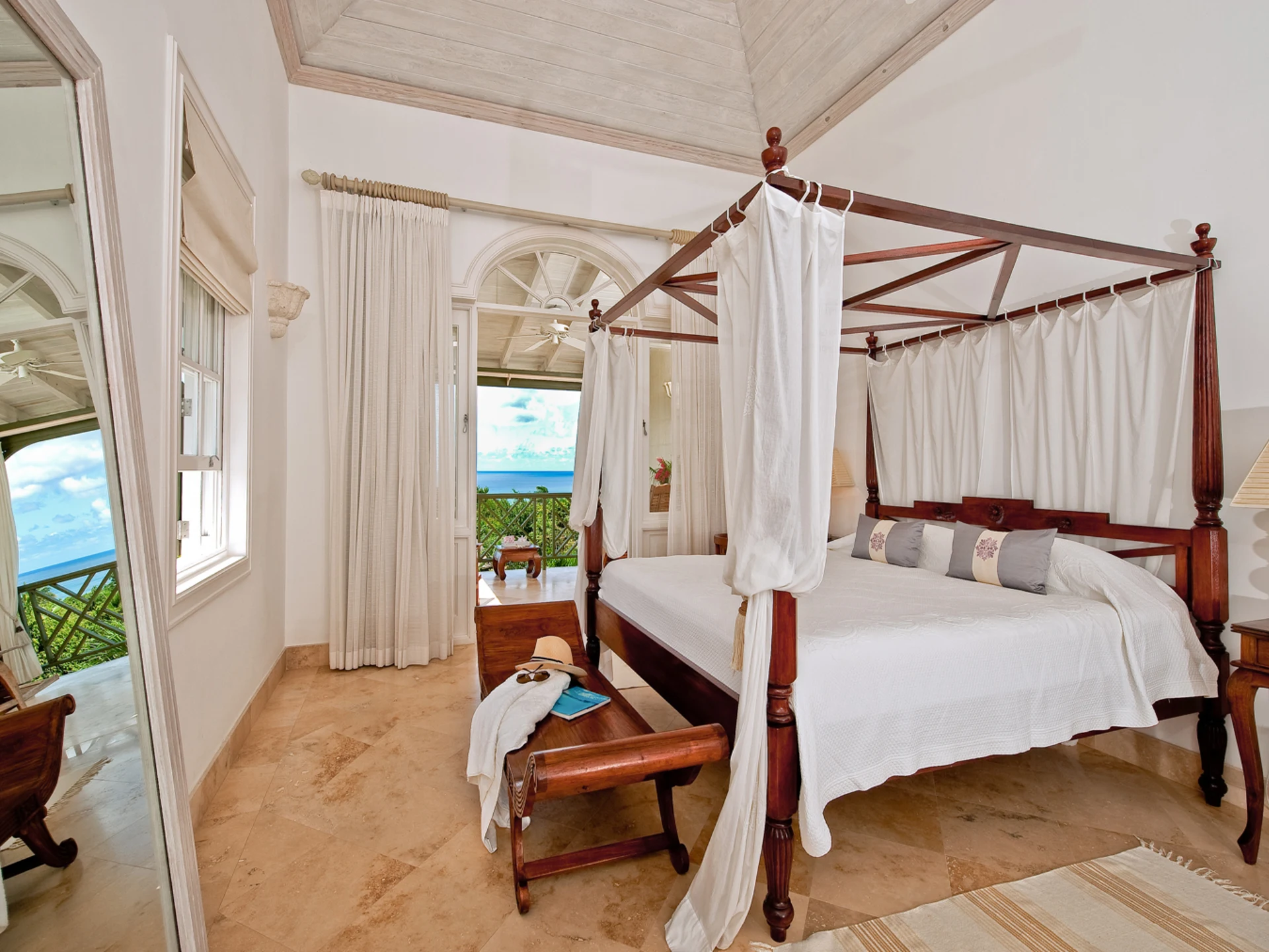 Guest bedroom suite