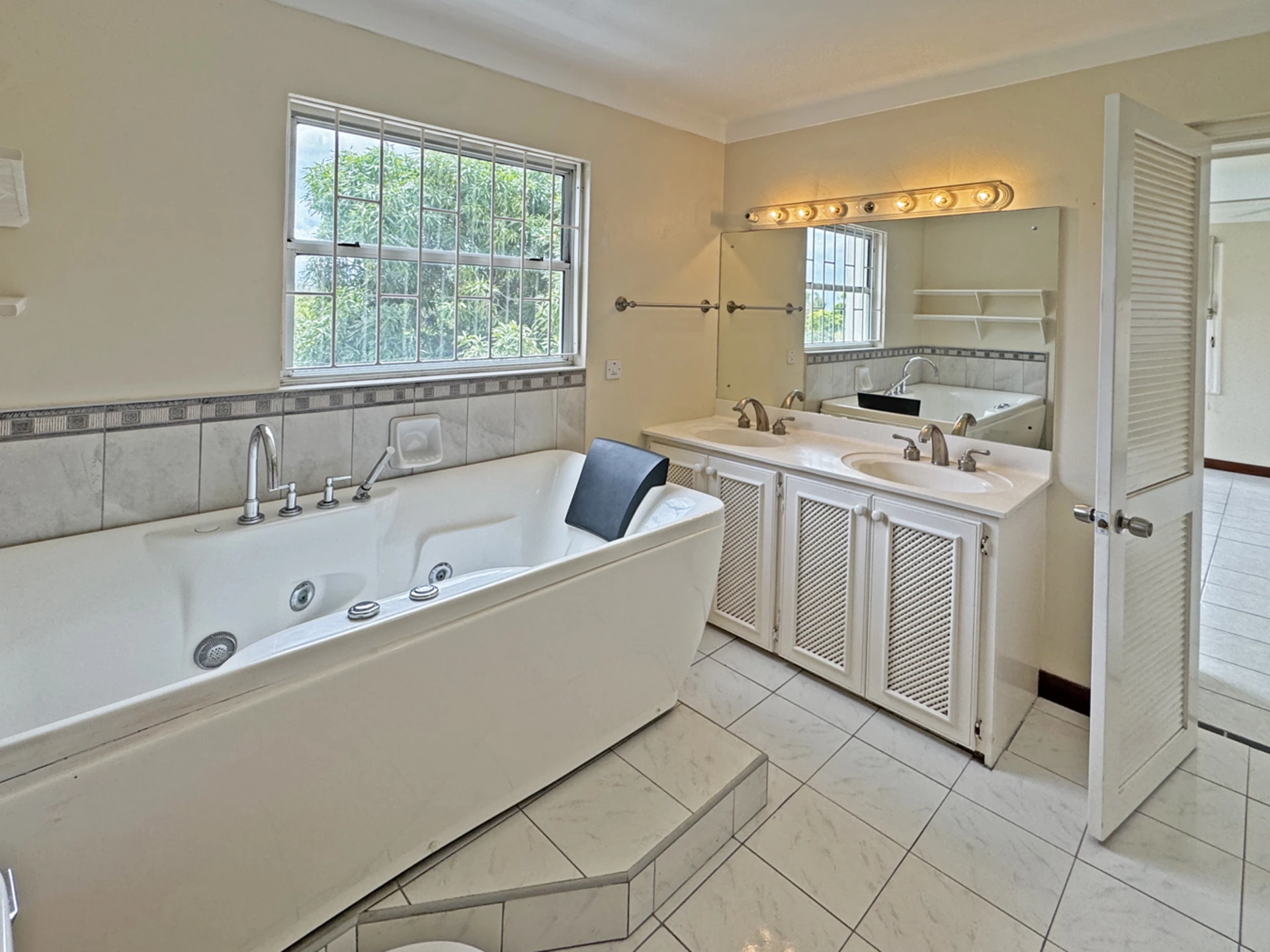 Primary ensuite bathroom