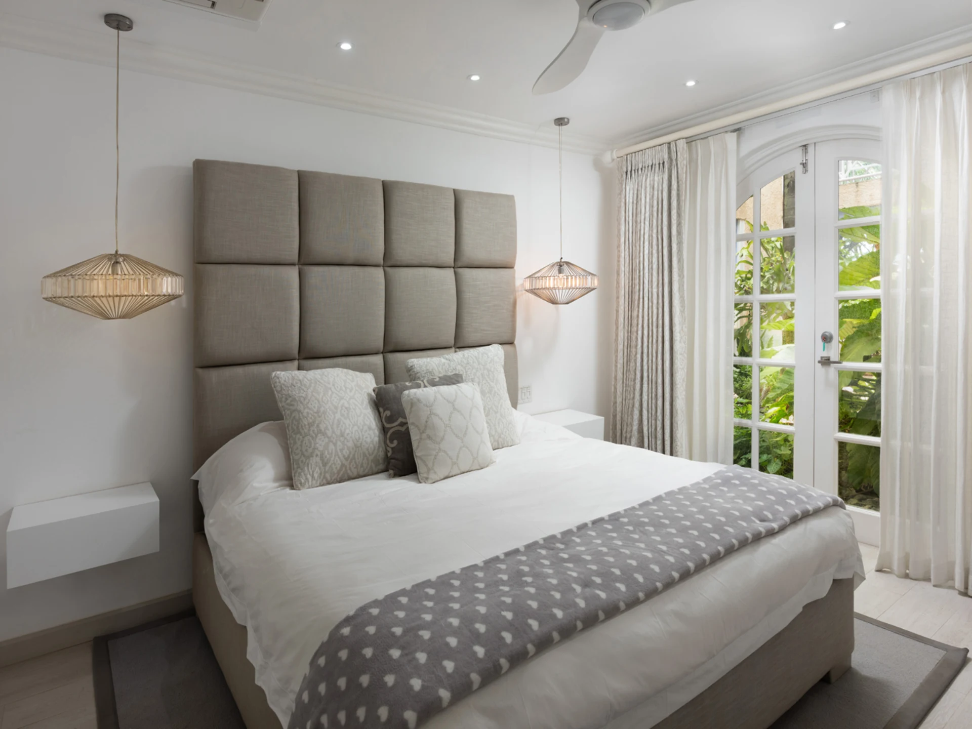 Generously sized bedrooms throughout