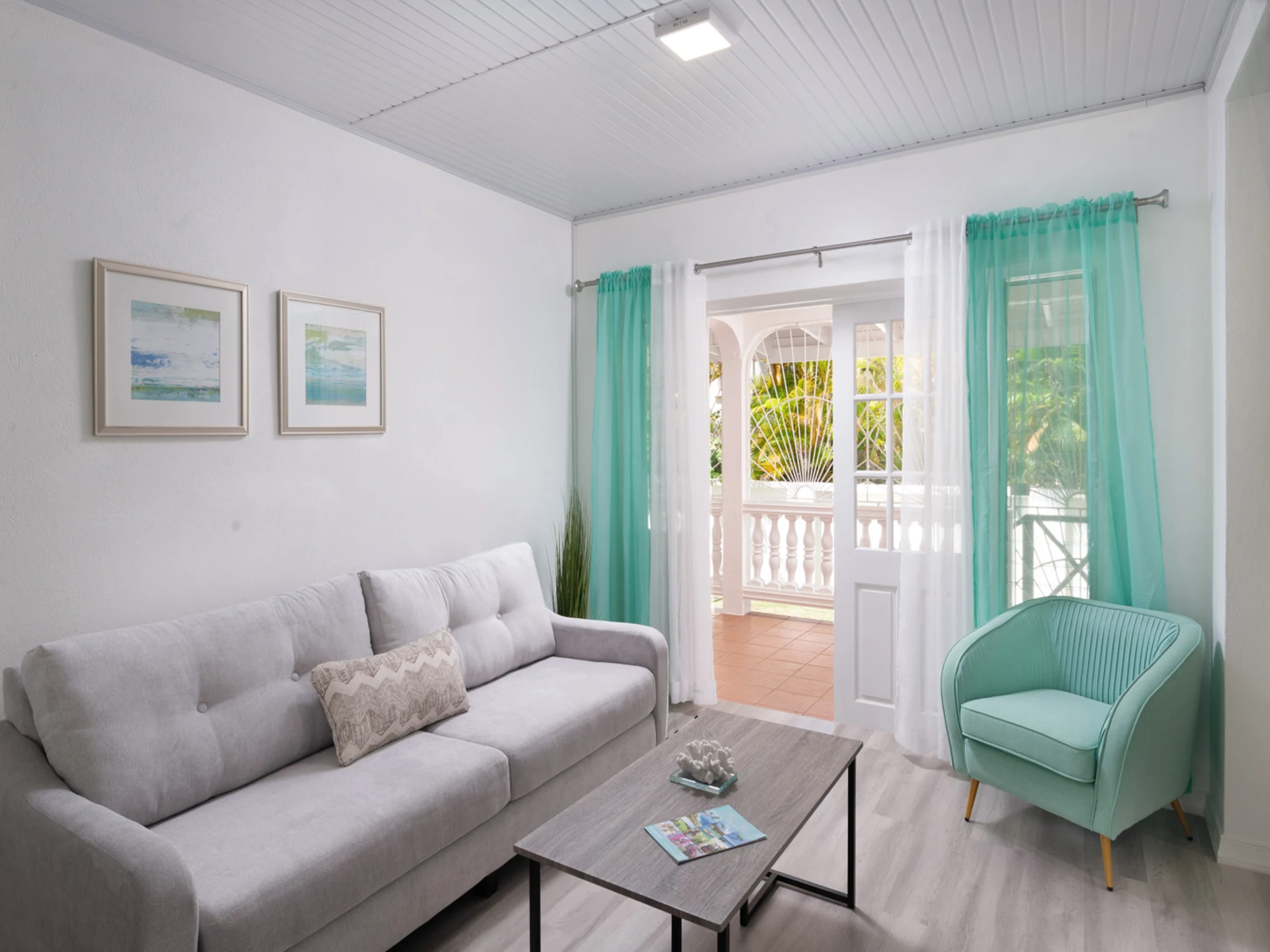 Airy living area with access to patio