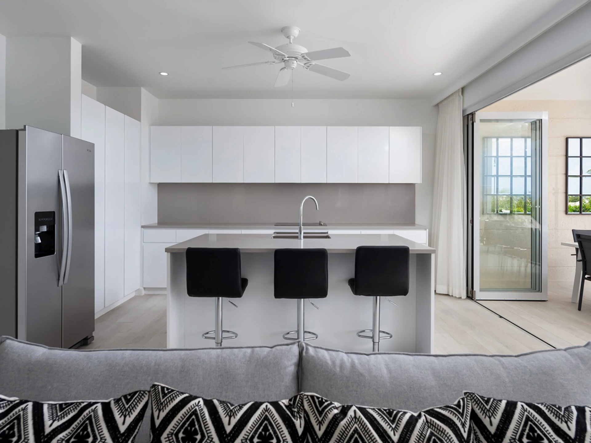 Breakfast bar