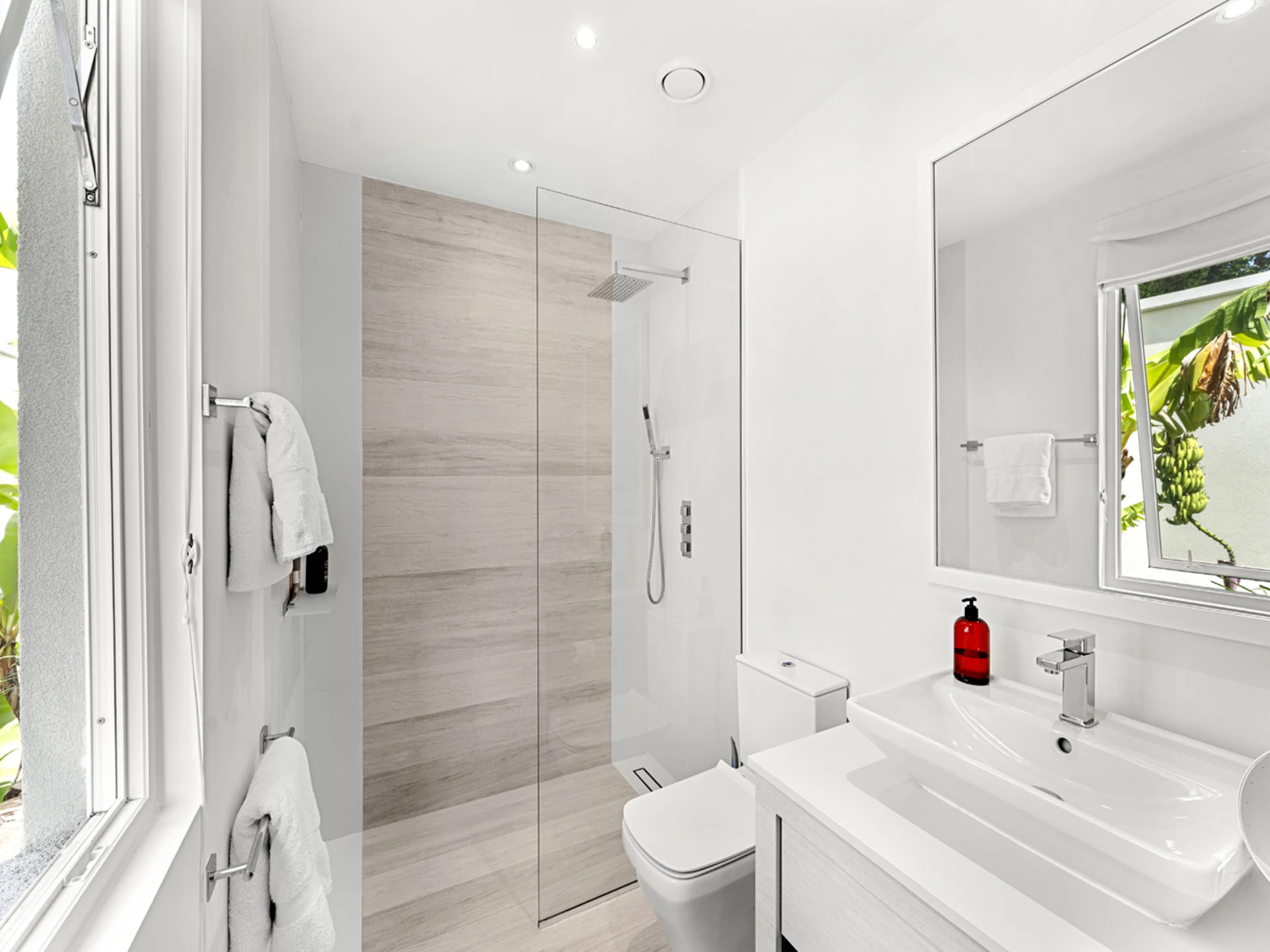 Guest Bathroom 2