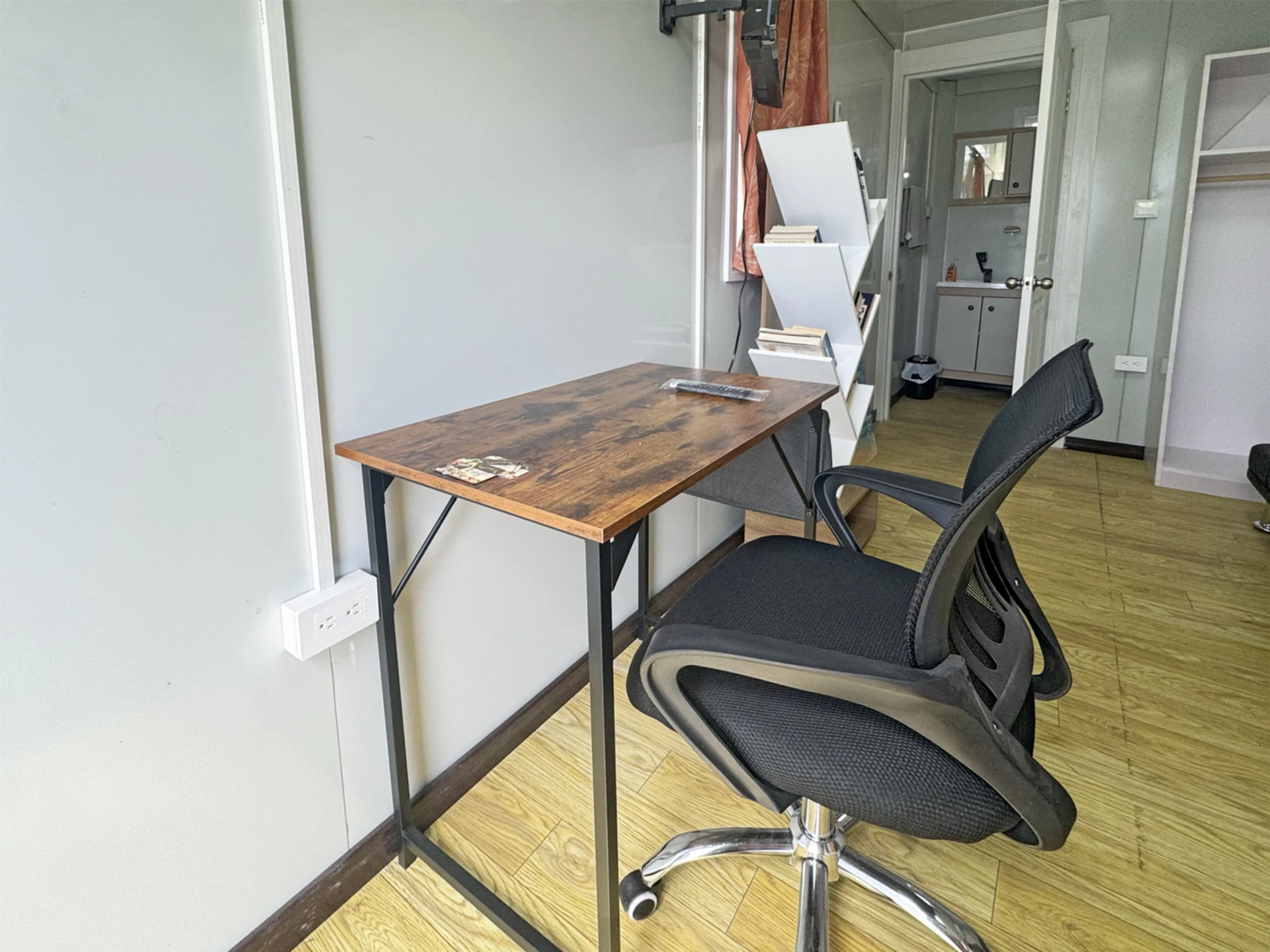 Desk and chair set up