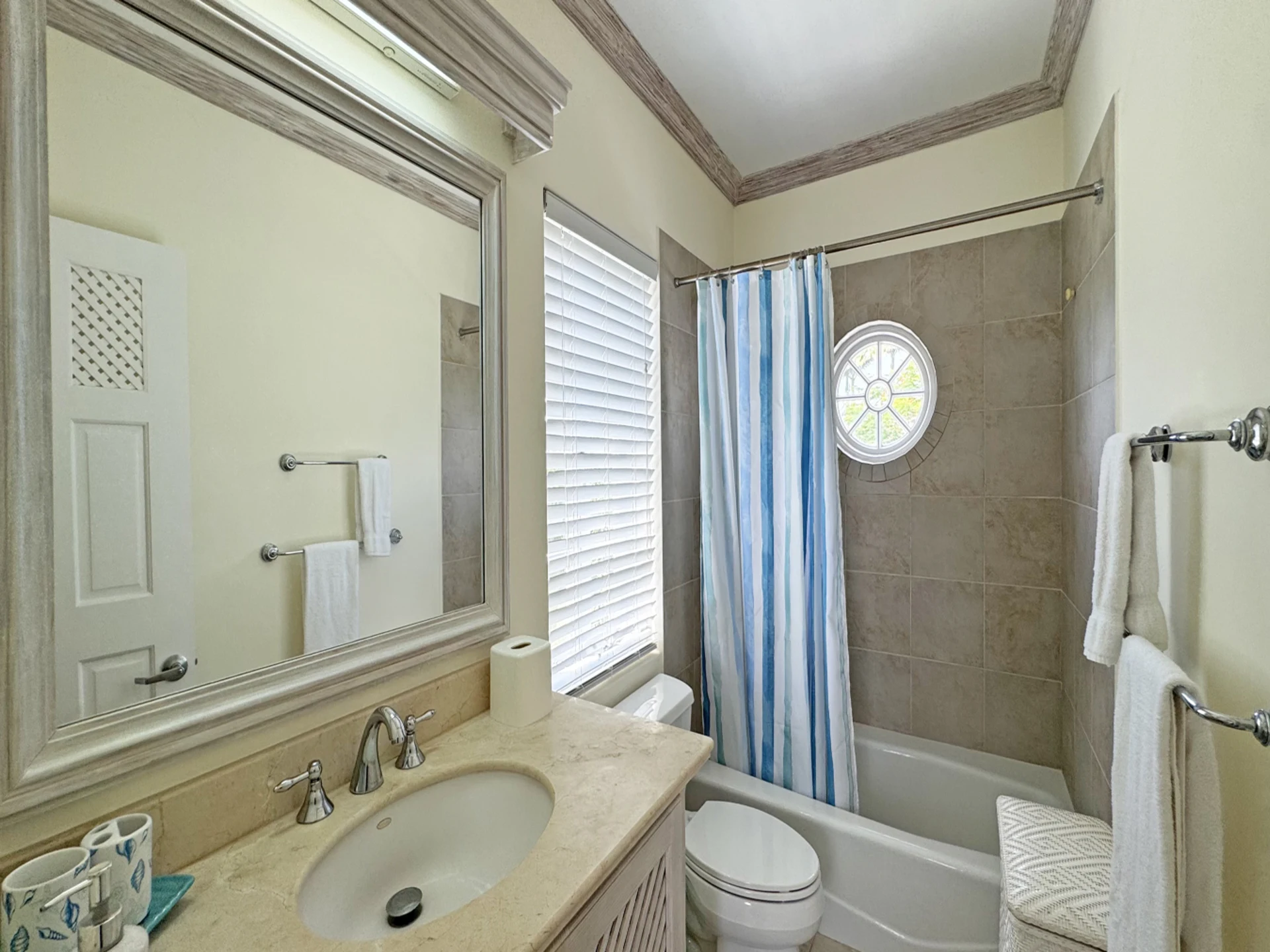 Ensuite bathroom in guest bedroom upstairs