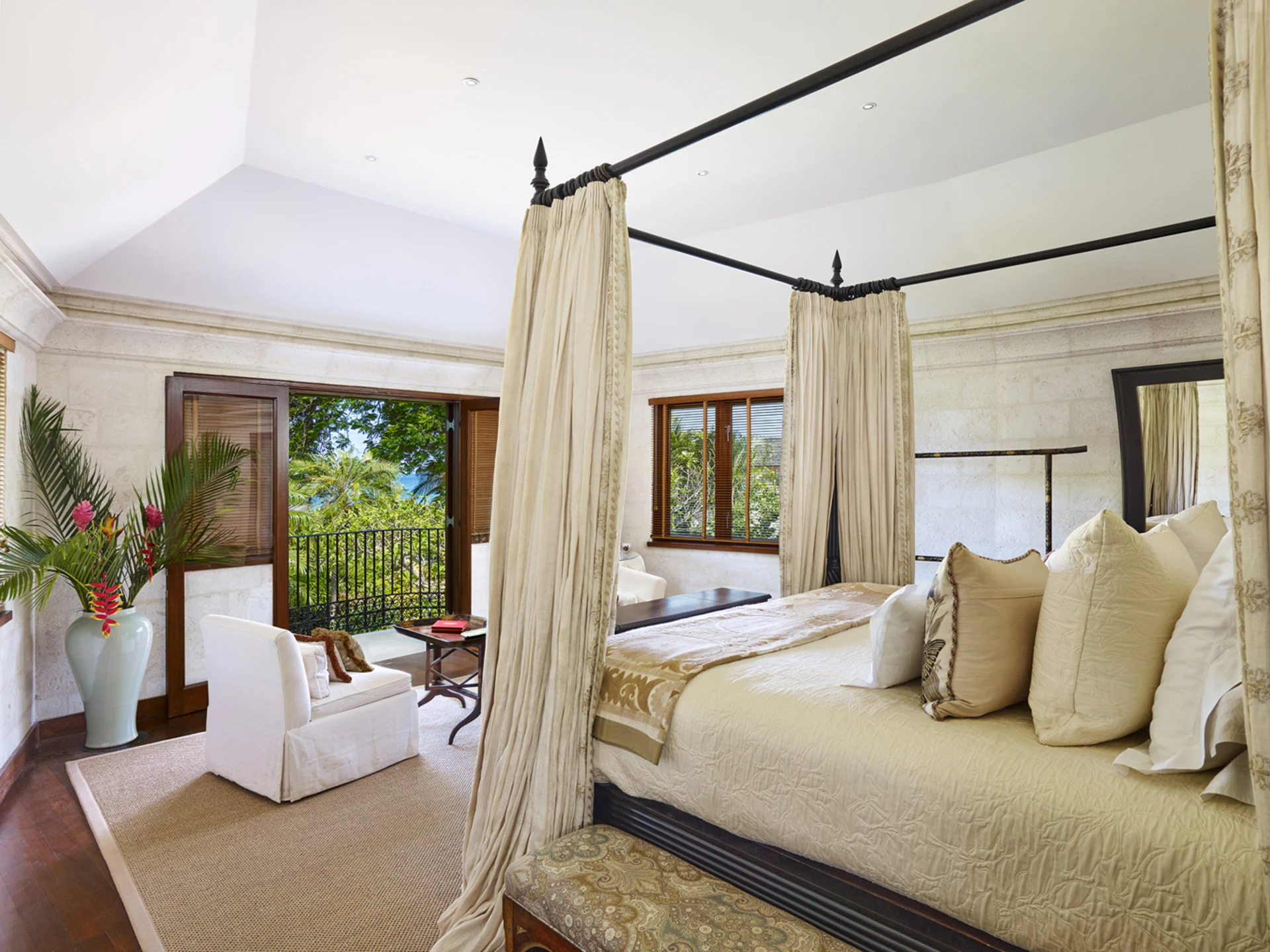 Principle bedroom suite