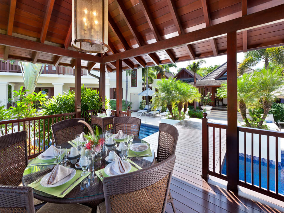 Dining gazebo poolside