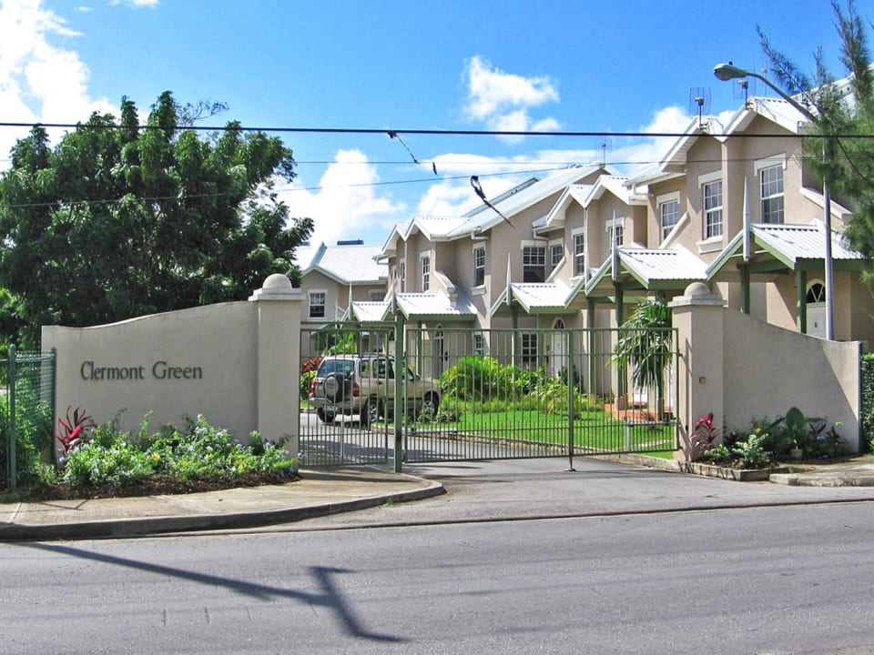 Main entrance to Clermont Green