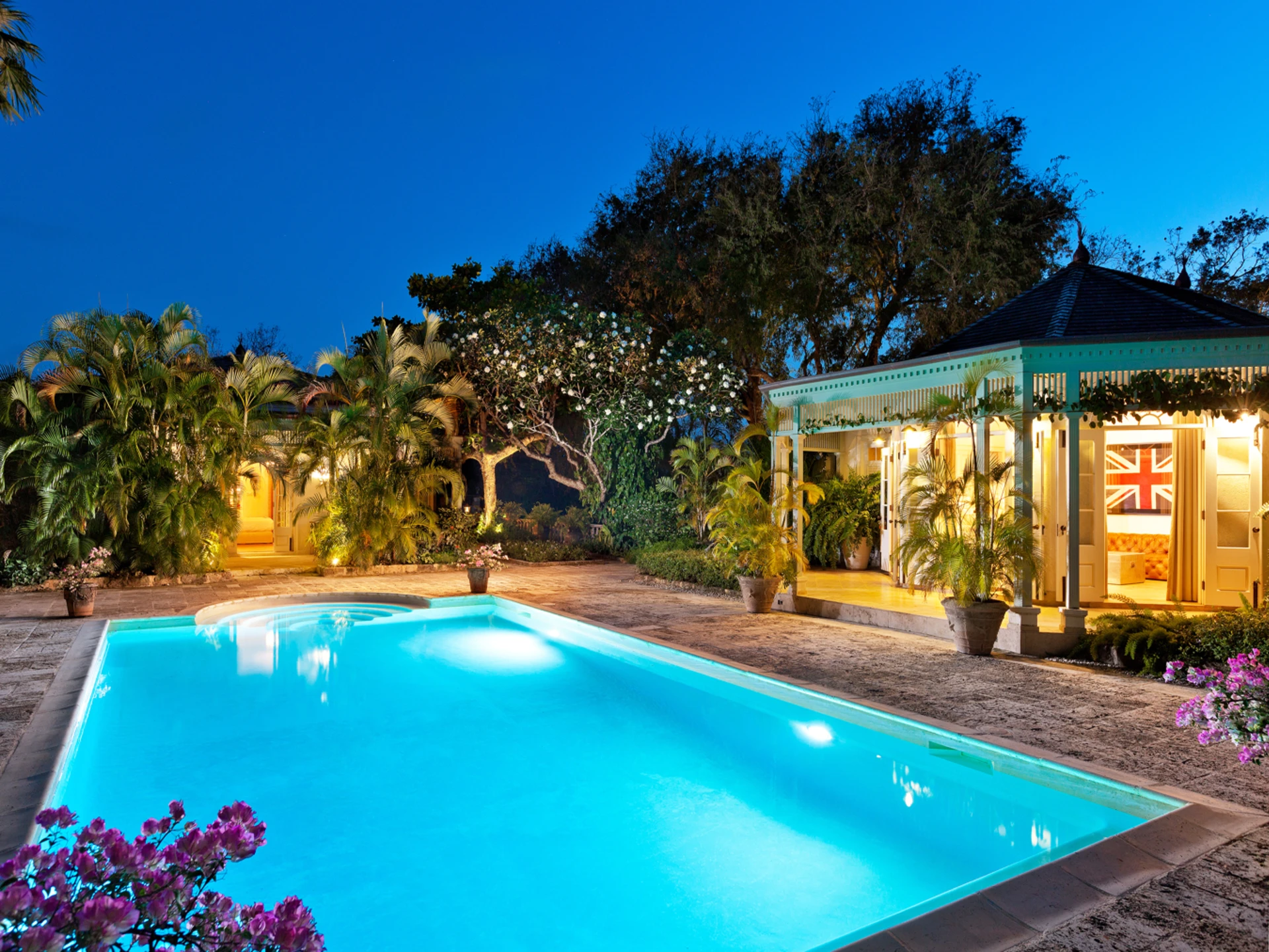 Stunning swimming pool