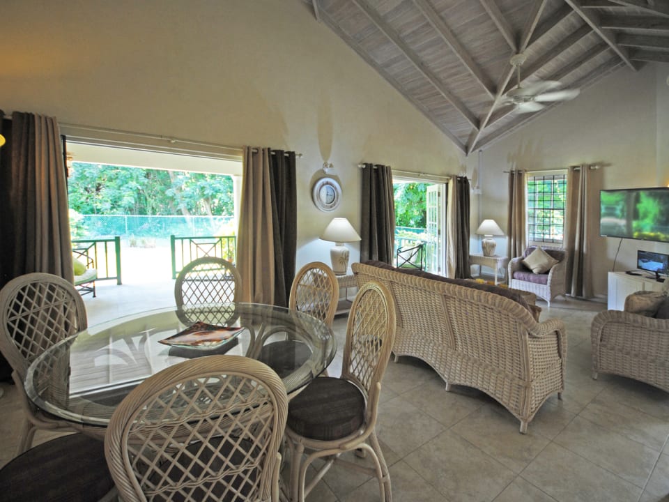 Spacious open plan dining and sitting room