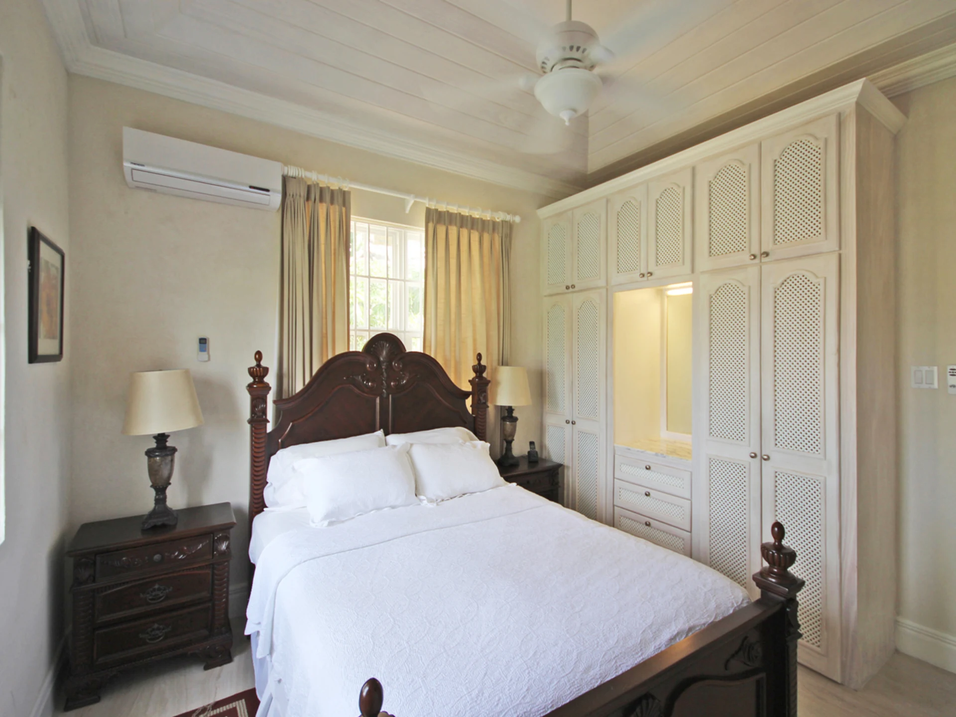 Guest bedroom